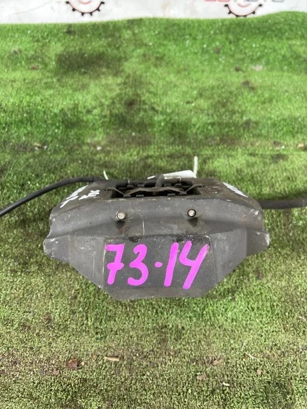 Суппорт тормозной Lexus ls600H 2012 USF40