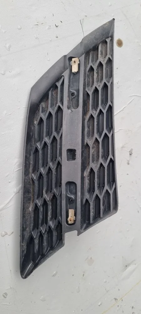 Решетка радиатора правая Toyota RAV4 с 2012-2015 г