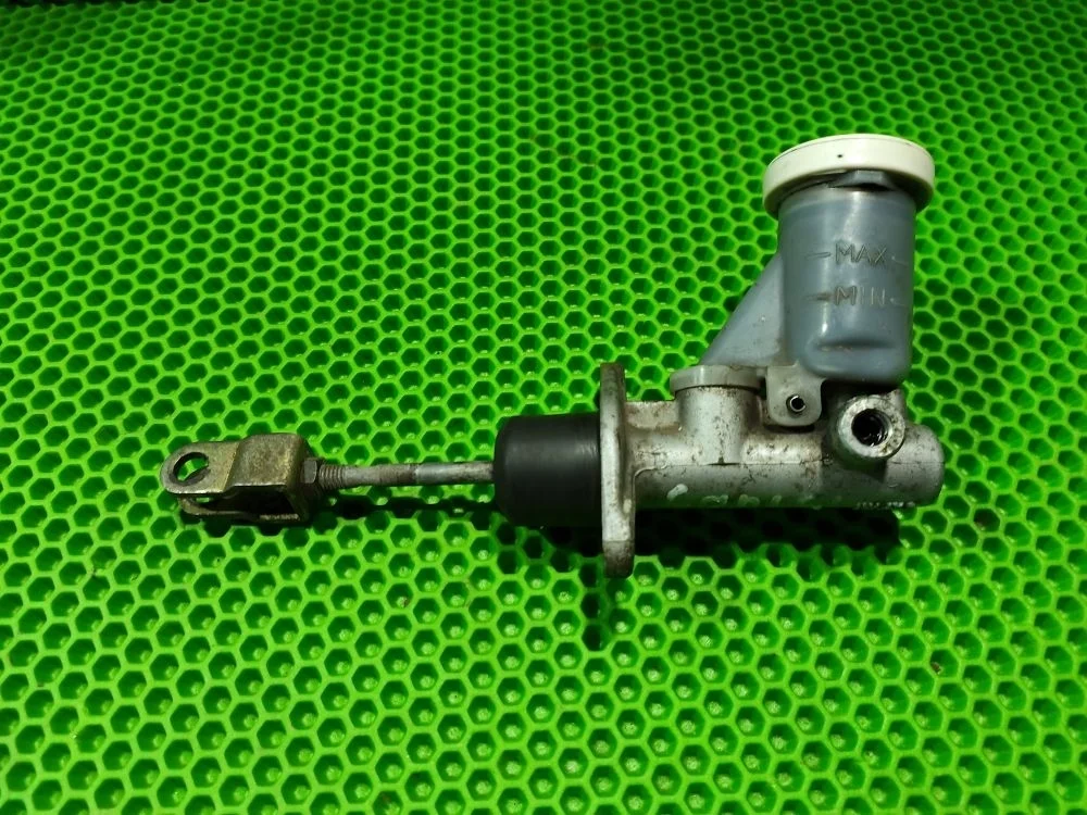 Цилиндр сцепления главный Mitsubishi Carisma I рестайлинг (1999—2004)