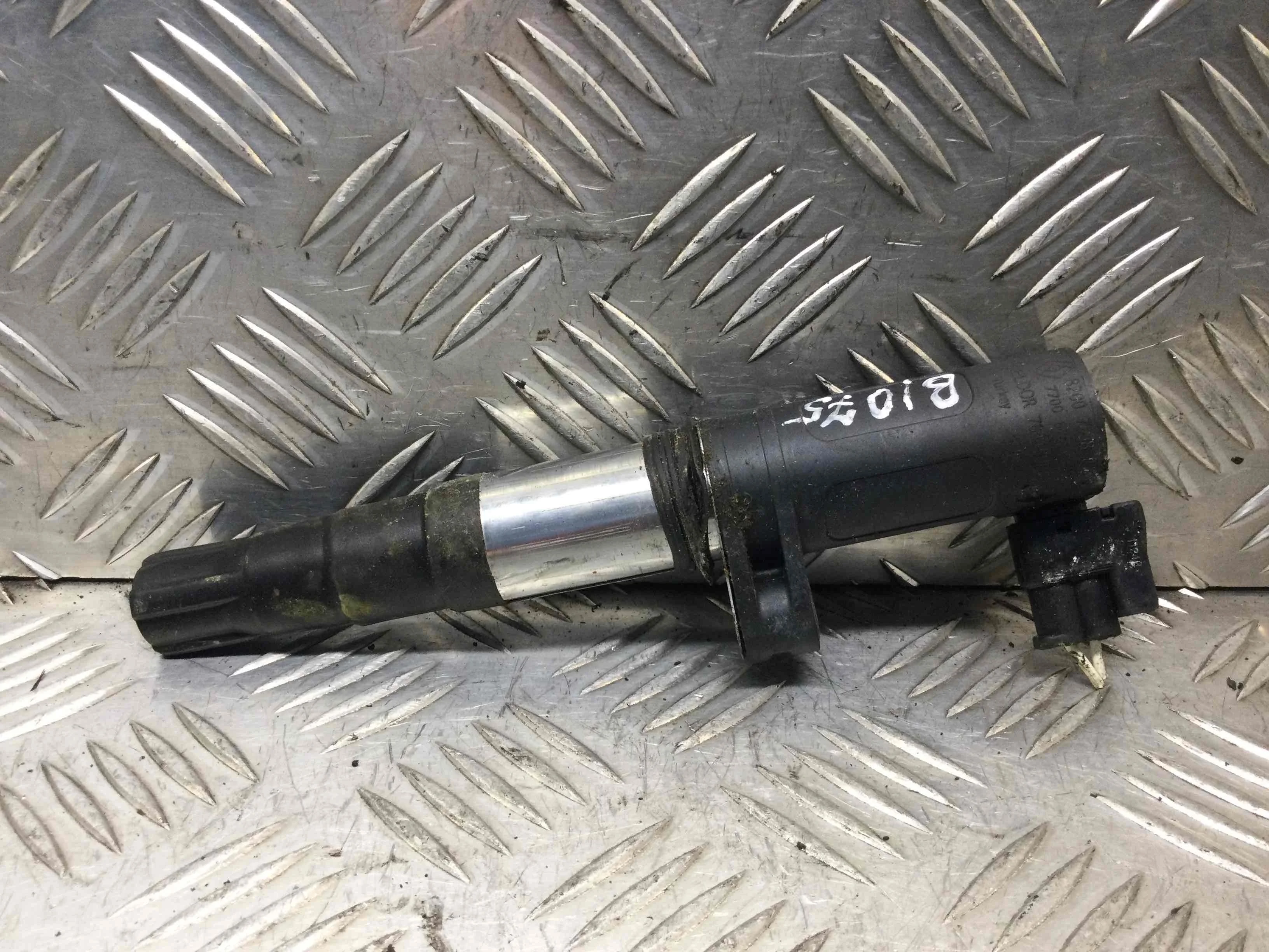 Катушка зажигания Renault Clio 2 поколение (1998-2001) бензин 1.4 i Механика Седан