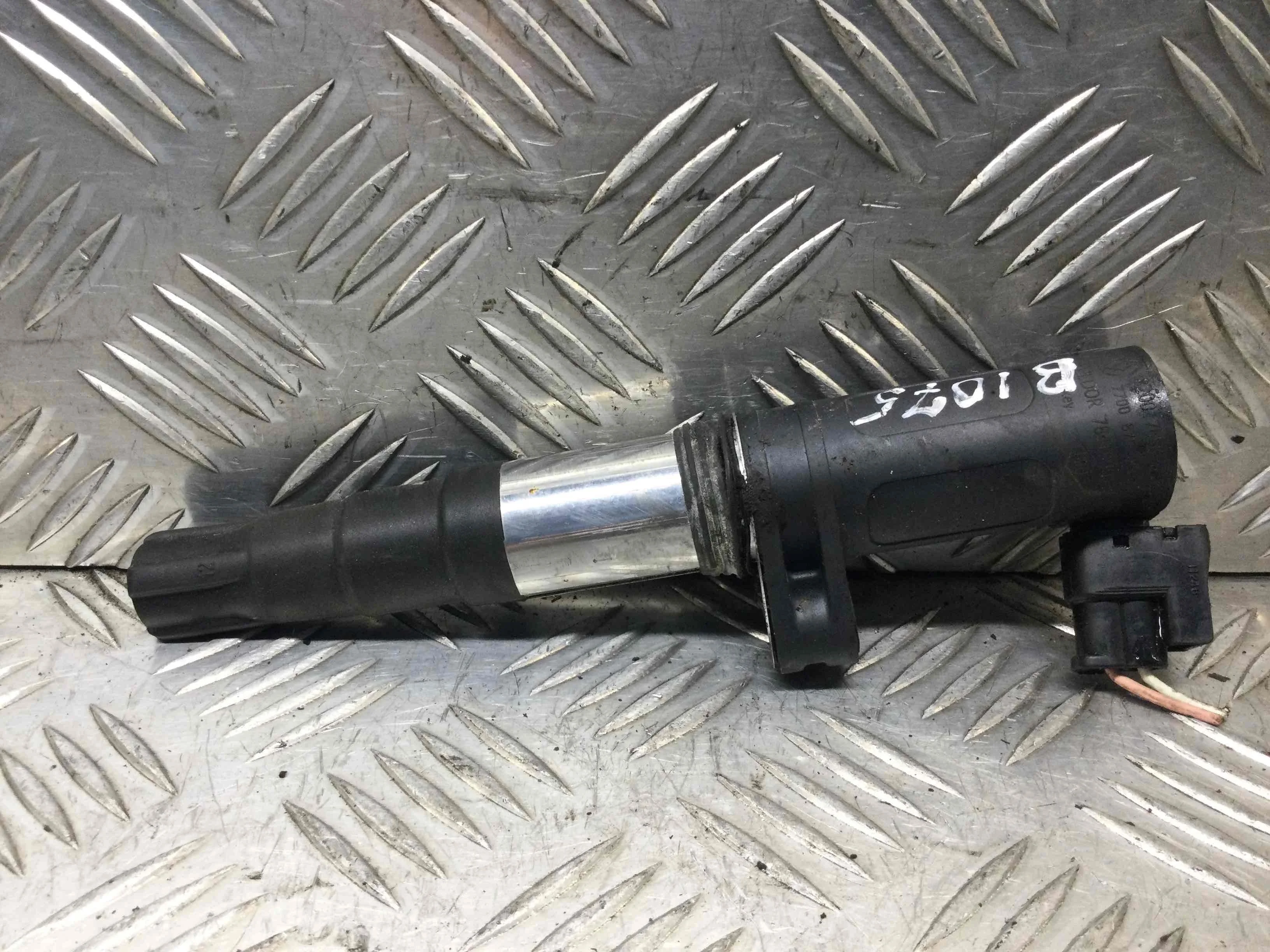 Катушка зажигания Renault Clio 2 поколение (1998-2001) бензин 1.4 i Механика Седан