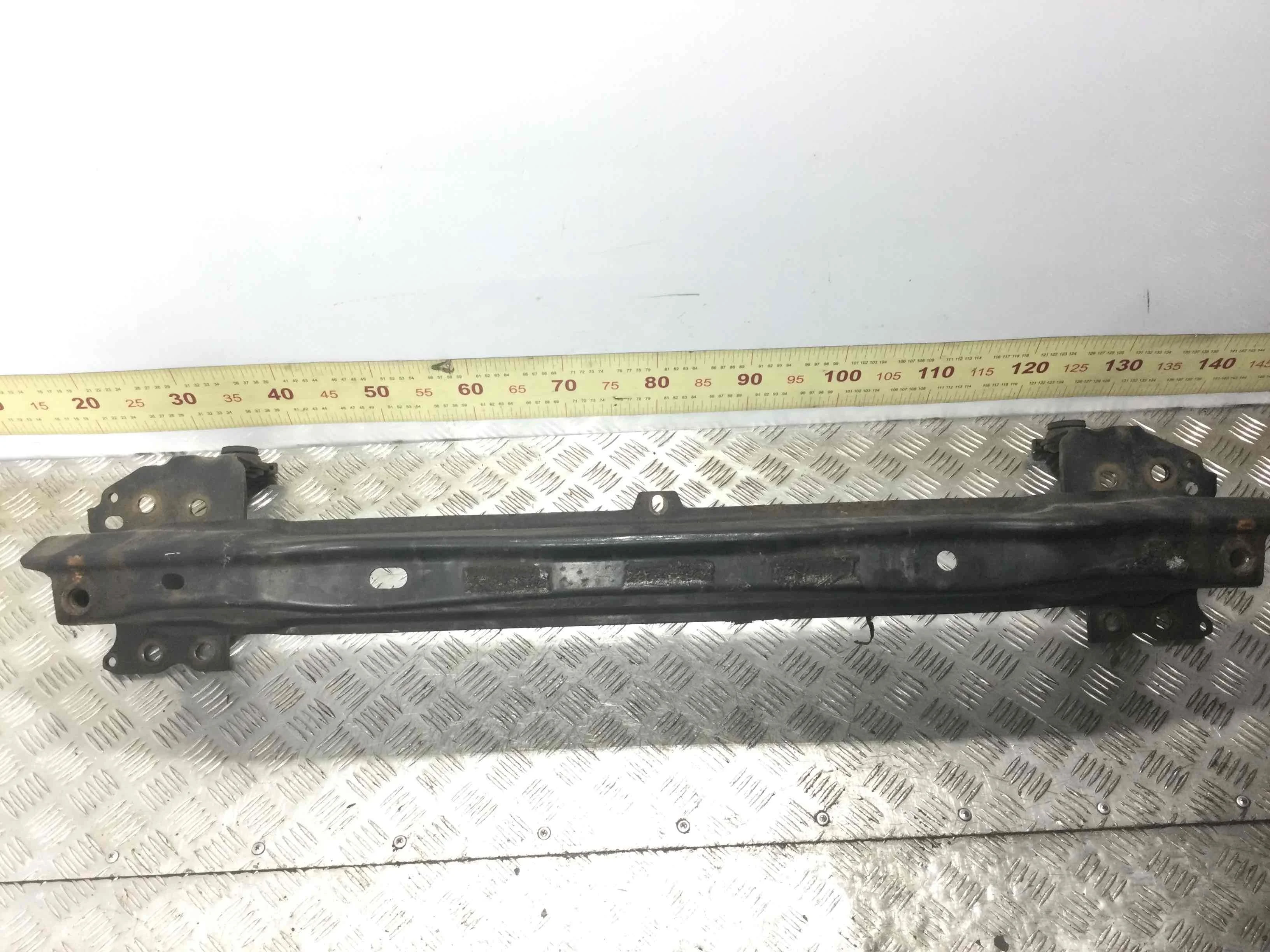 Усилитель бампера переднего Volkswagen Touareg 1 поколение 2002-2007 дизель 2.5