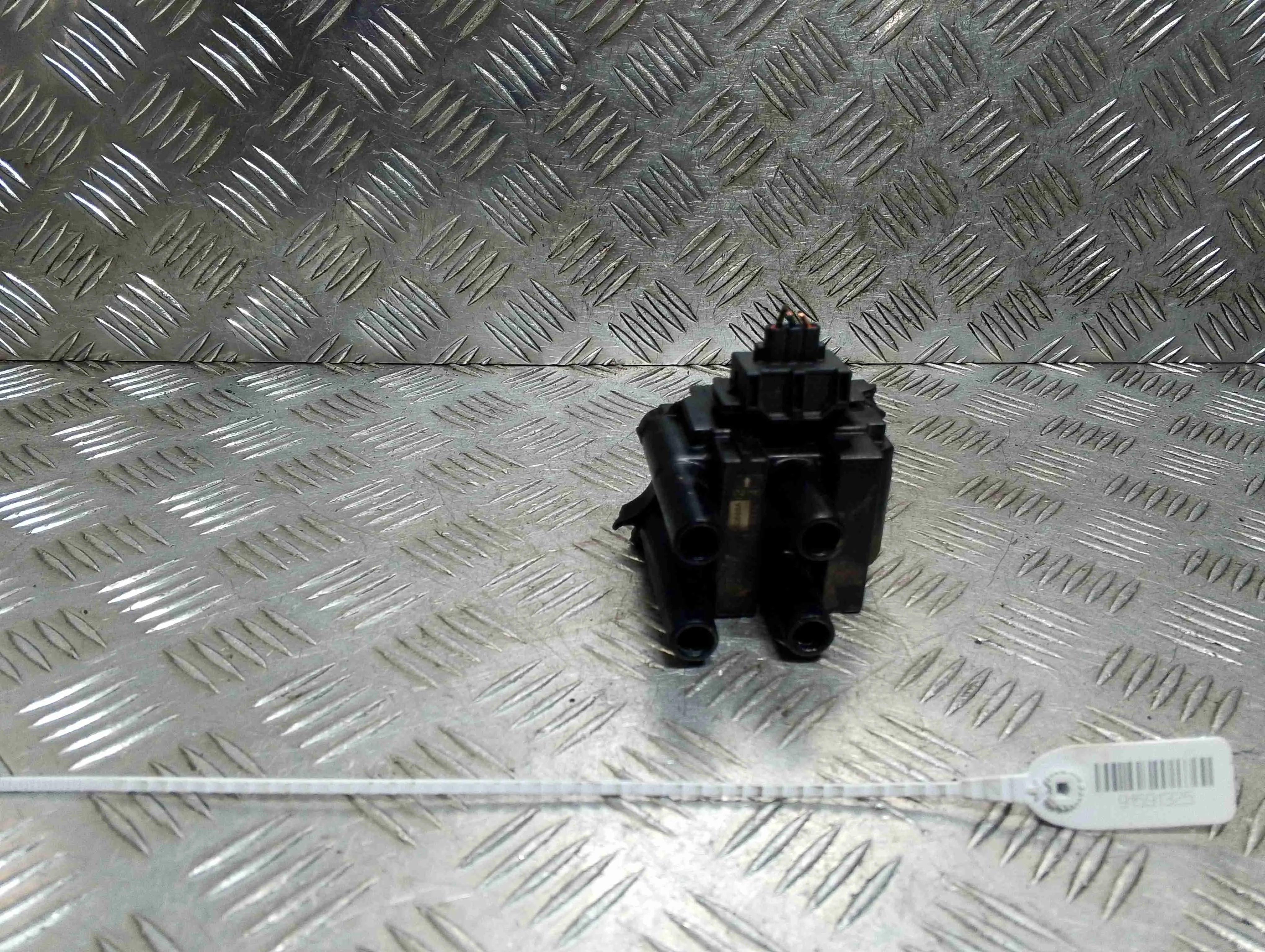 Катушка зажигания Ford Focus 1 поколение (1998-2001) бензин 2.0 i Механика Х/б