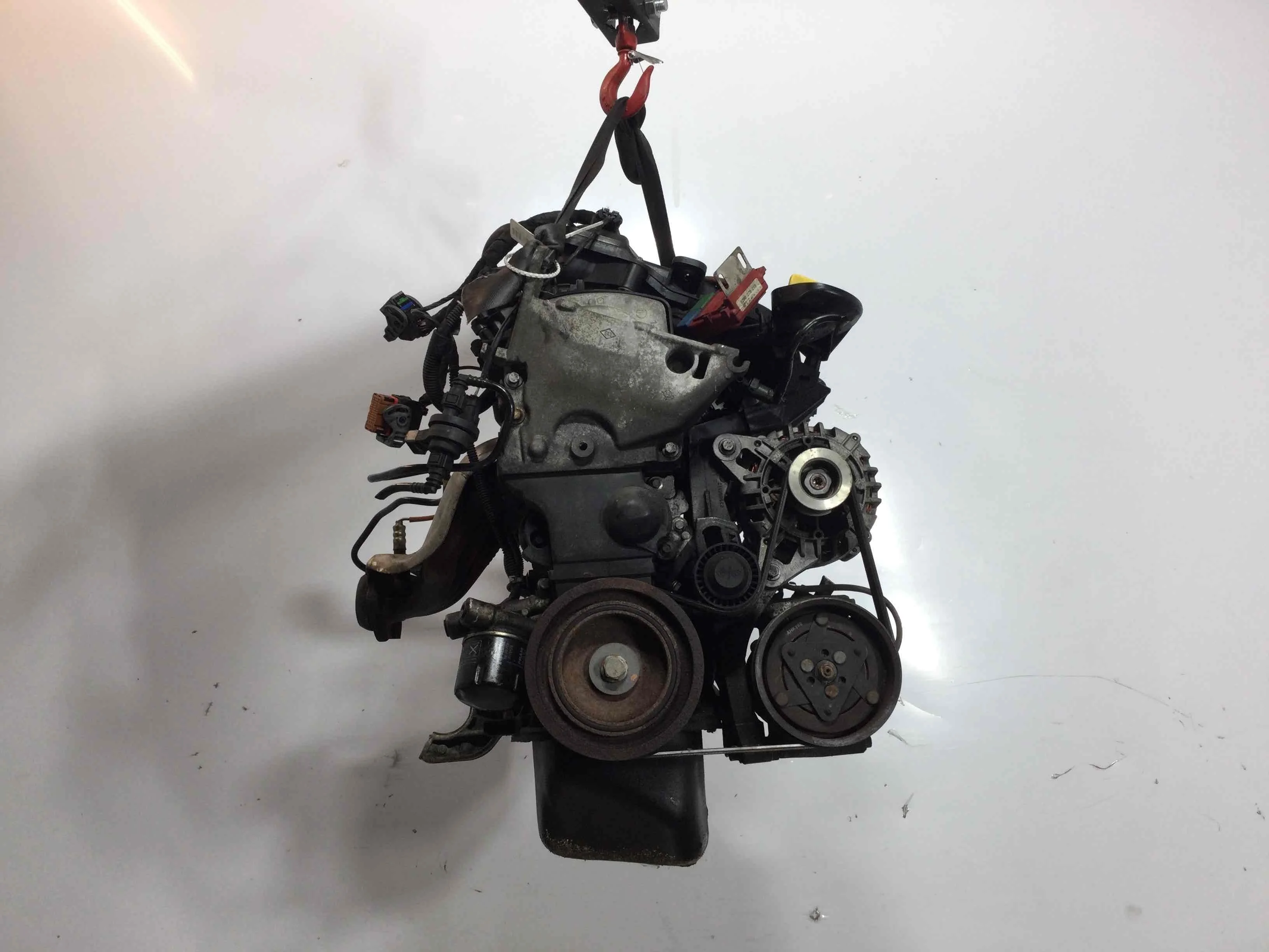 Двигатель Renault Clio 3 поколение (2005-2009) бензин 1.2 i Механика Х/б