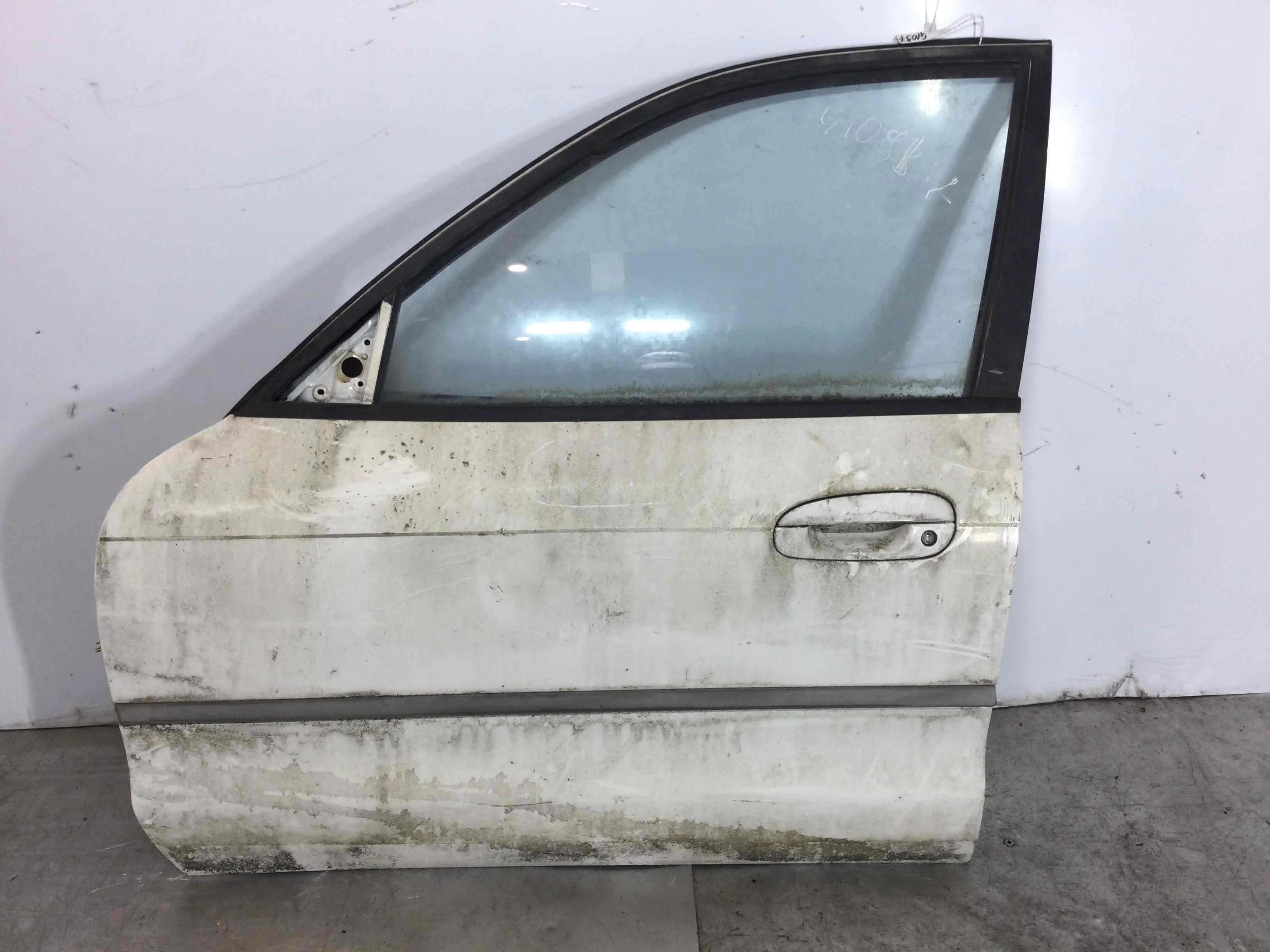 Дверь передняя левая Mitsubishi Galant Galant VII (E5,E7,E8) 1992 - 1998 бензин 1.8 i Механика Х/б
