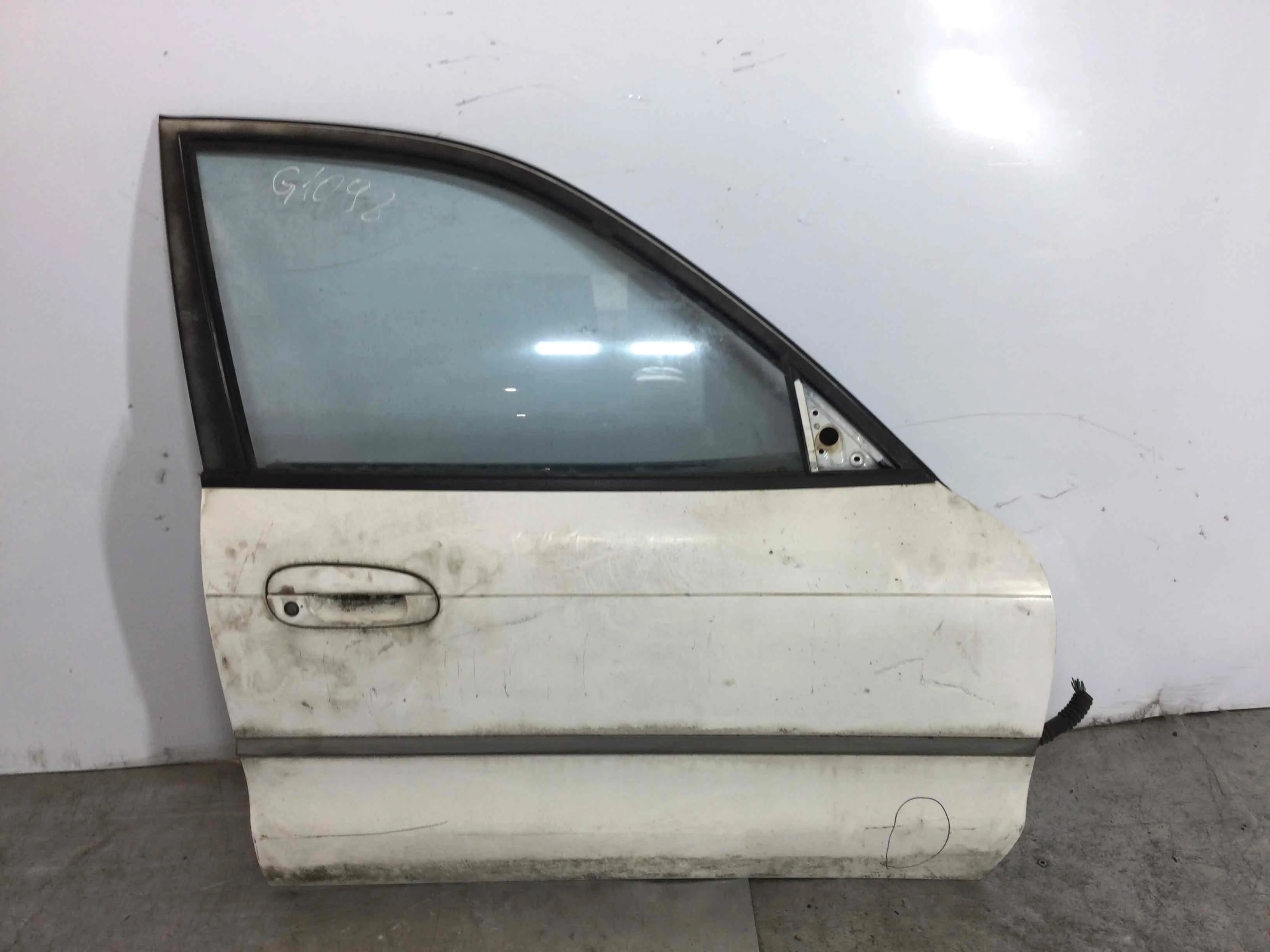 Дверь передняя правая Mitsubishi Galant Galant VII (E5,E7,E8) 1992 - 1998 бензин 1.8 i Механика Лифтбэк