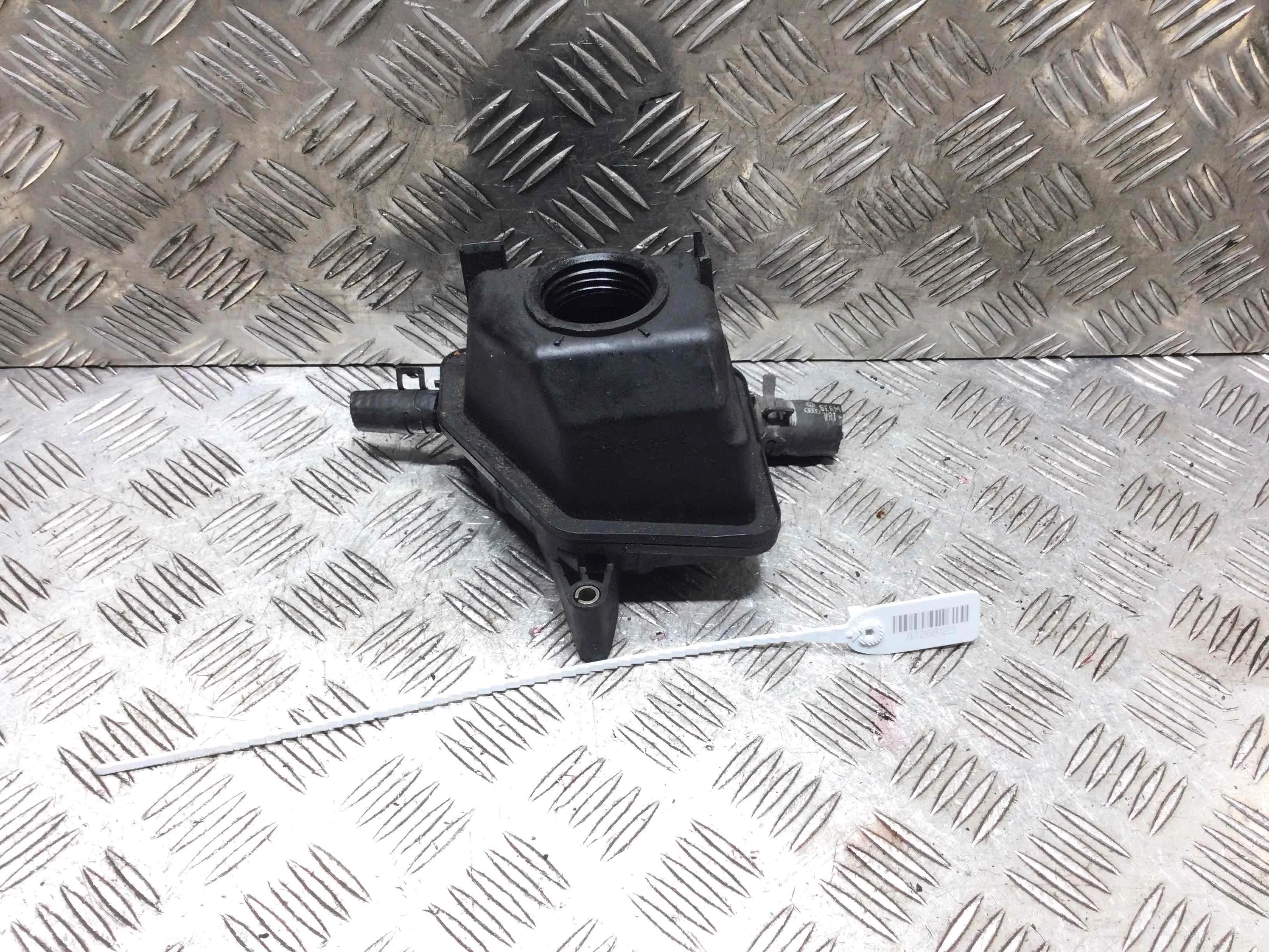 Бачок гидроусилителя Volkswagen Bora Bora (1J) 1998 - 2005 бензин 1.6 i Механика Седан