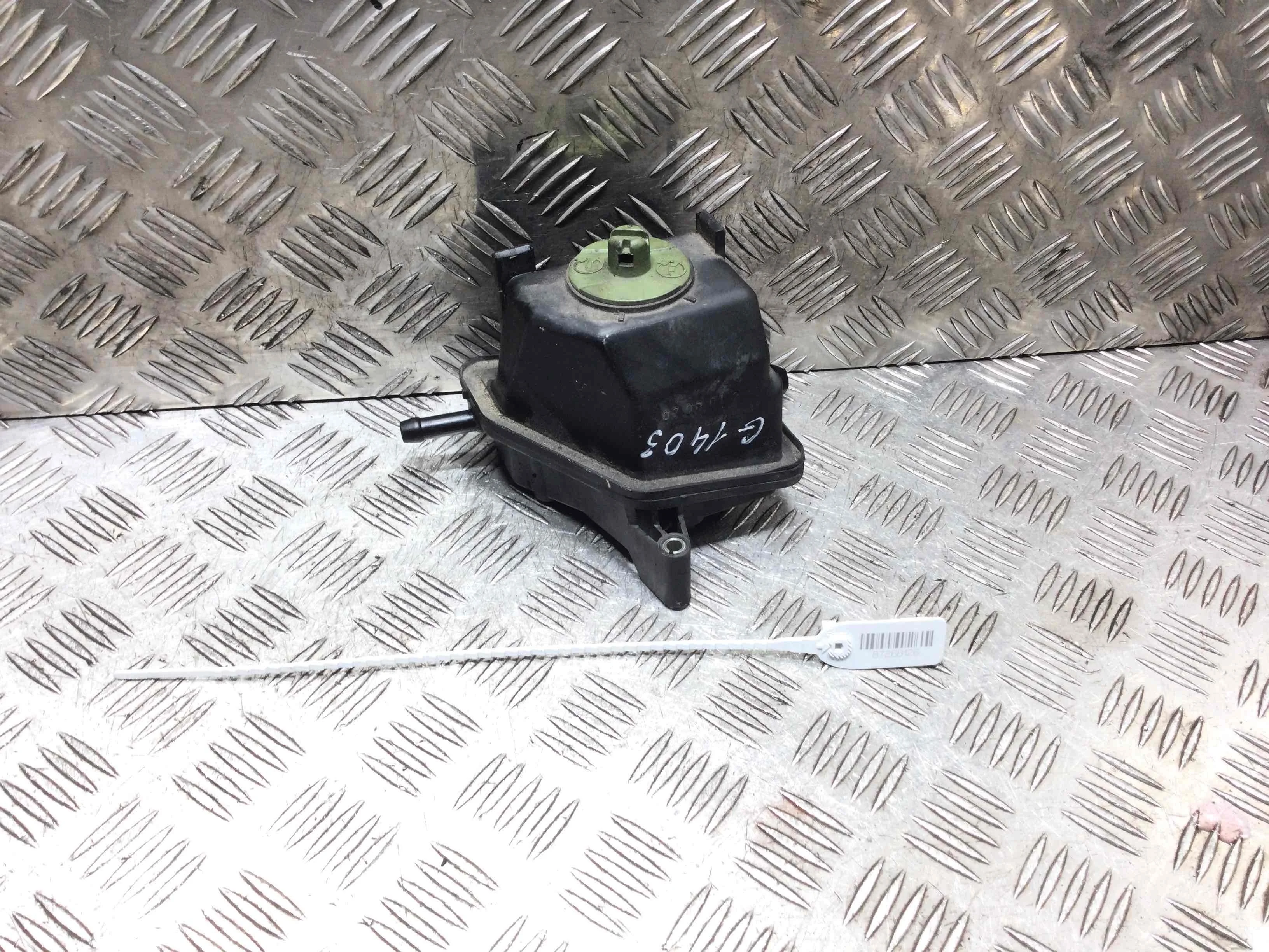 Бачок гидроусилителя Volkswagen Golf 4 поколение (1997-2004) бензин 1.4 i Механика Х/б