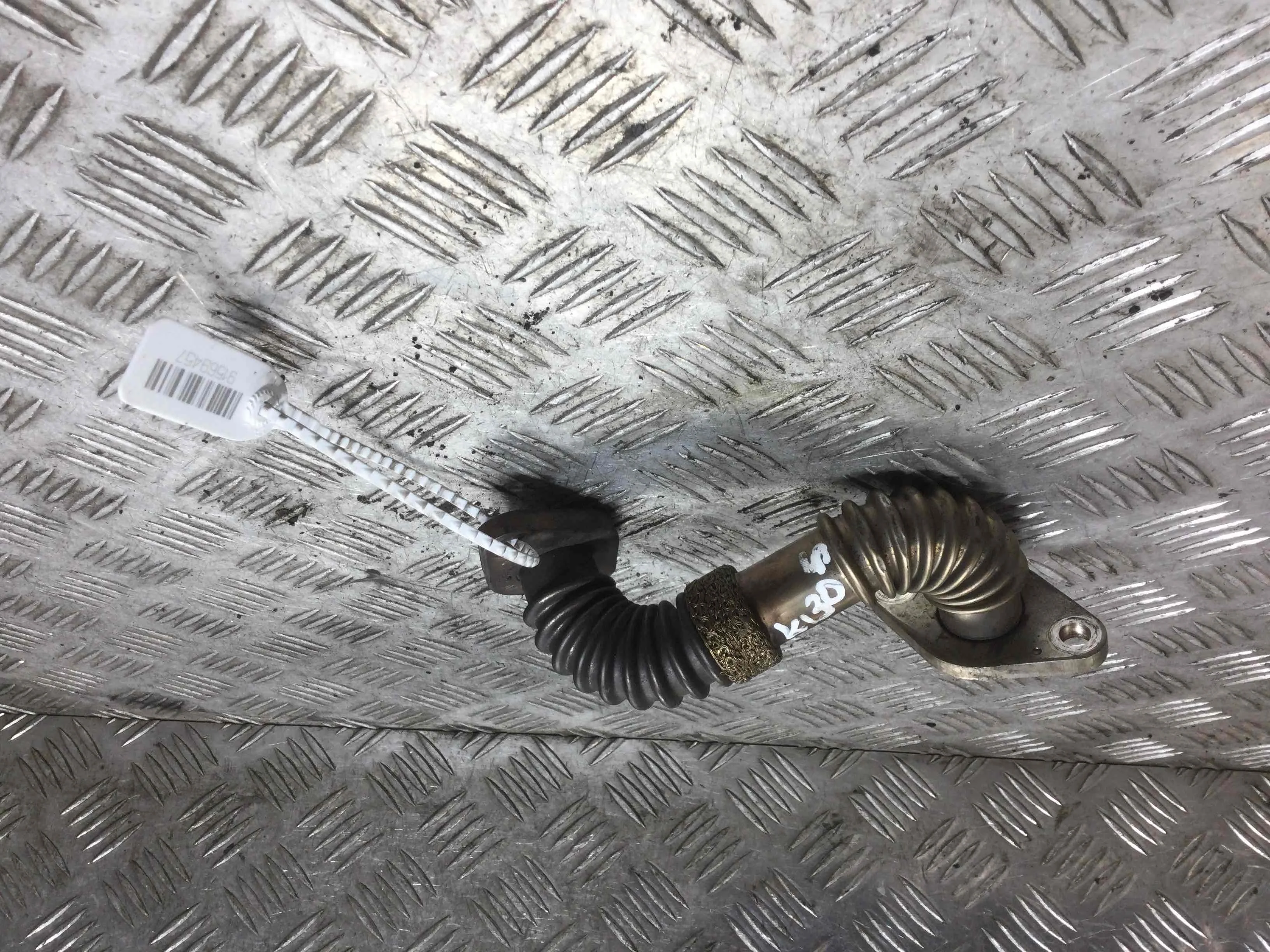 Трубка системы рециркуляции EGR Audi A4 B8/8K (2007-2011) дизель 2.0 TDI Механика