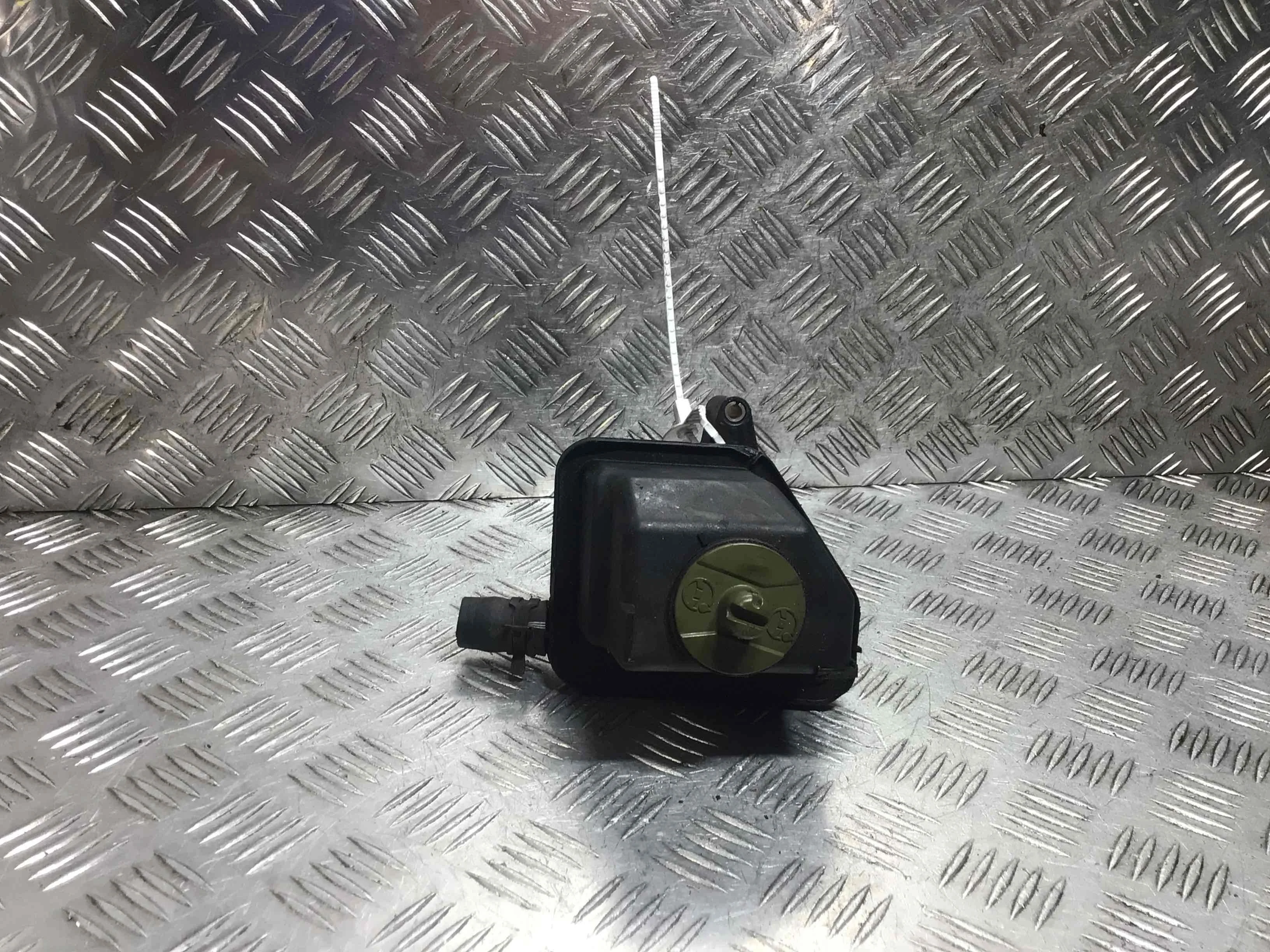 Бачок гидроусилителя Audi A3 8L (1996-2000) бензин 1.8 i Механика Х/б