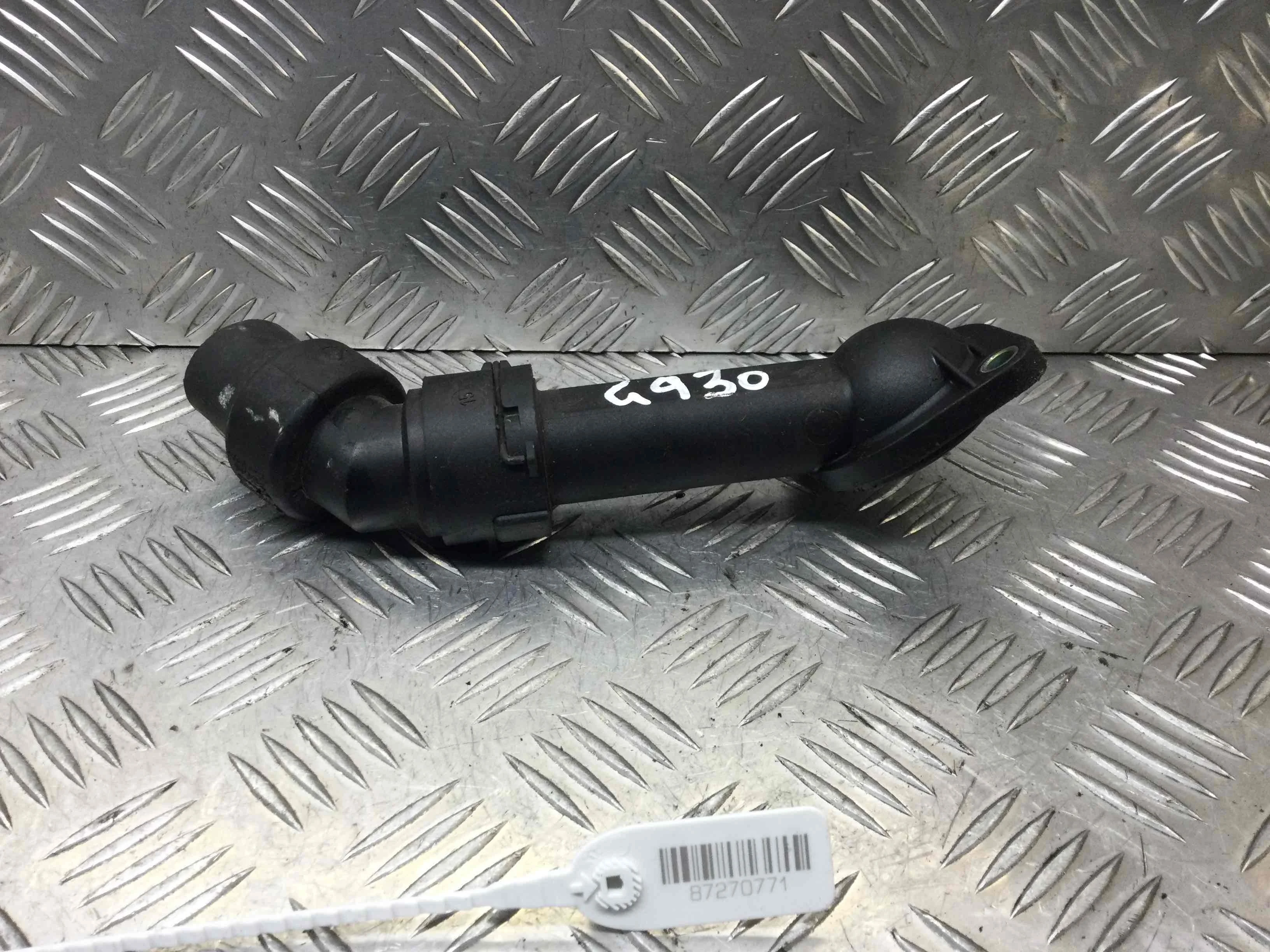 Фланец (тройник) системы охлаждения Volkswagen Passat B5 (1996-2000) бензин 1.6 i Механика Седан