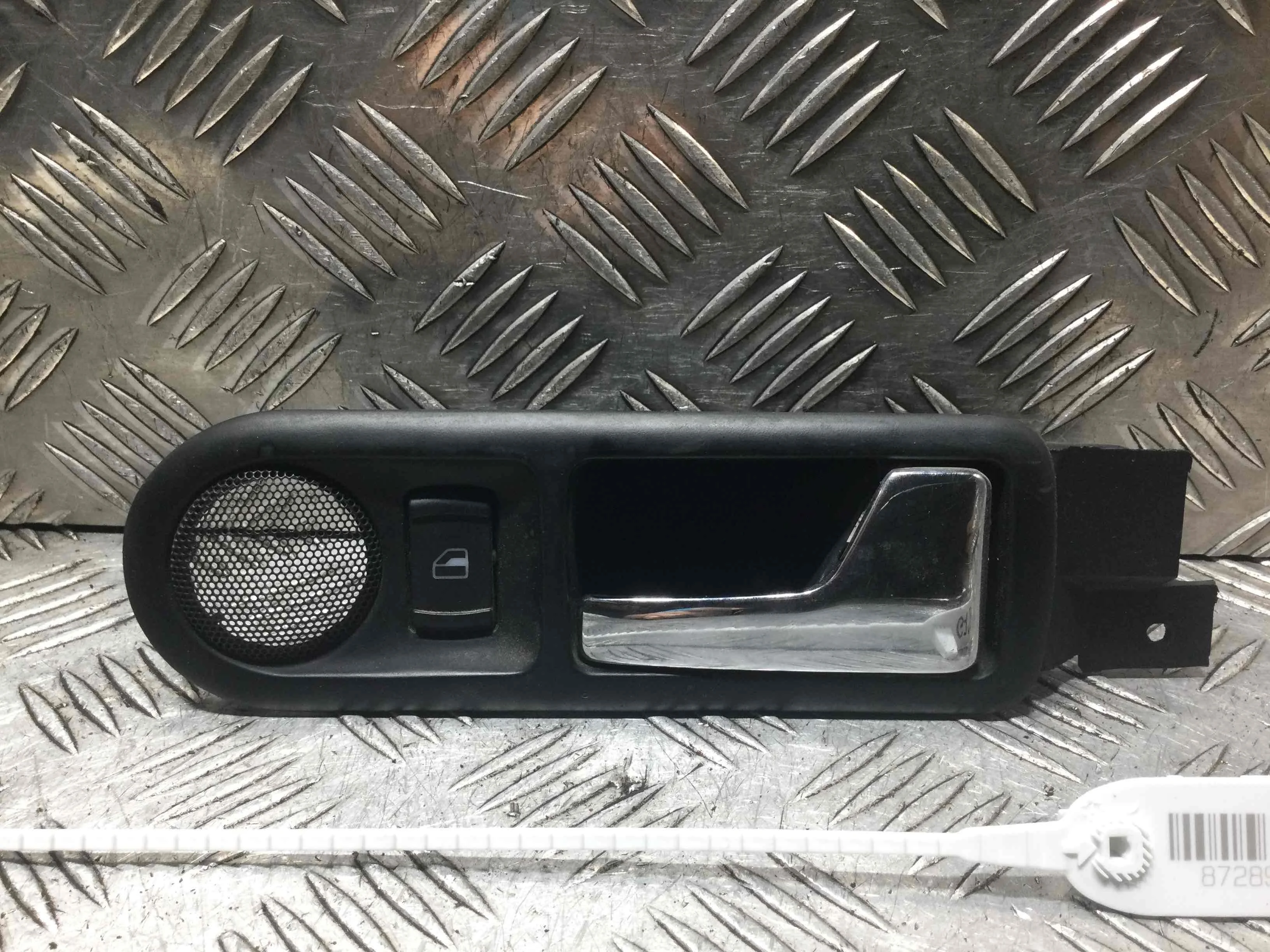 Ручка внутренняя задняя правая Volkswagen Passat B5 (1996-2000) бензин 1.8 i Механика Универсал