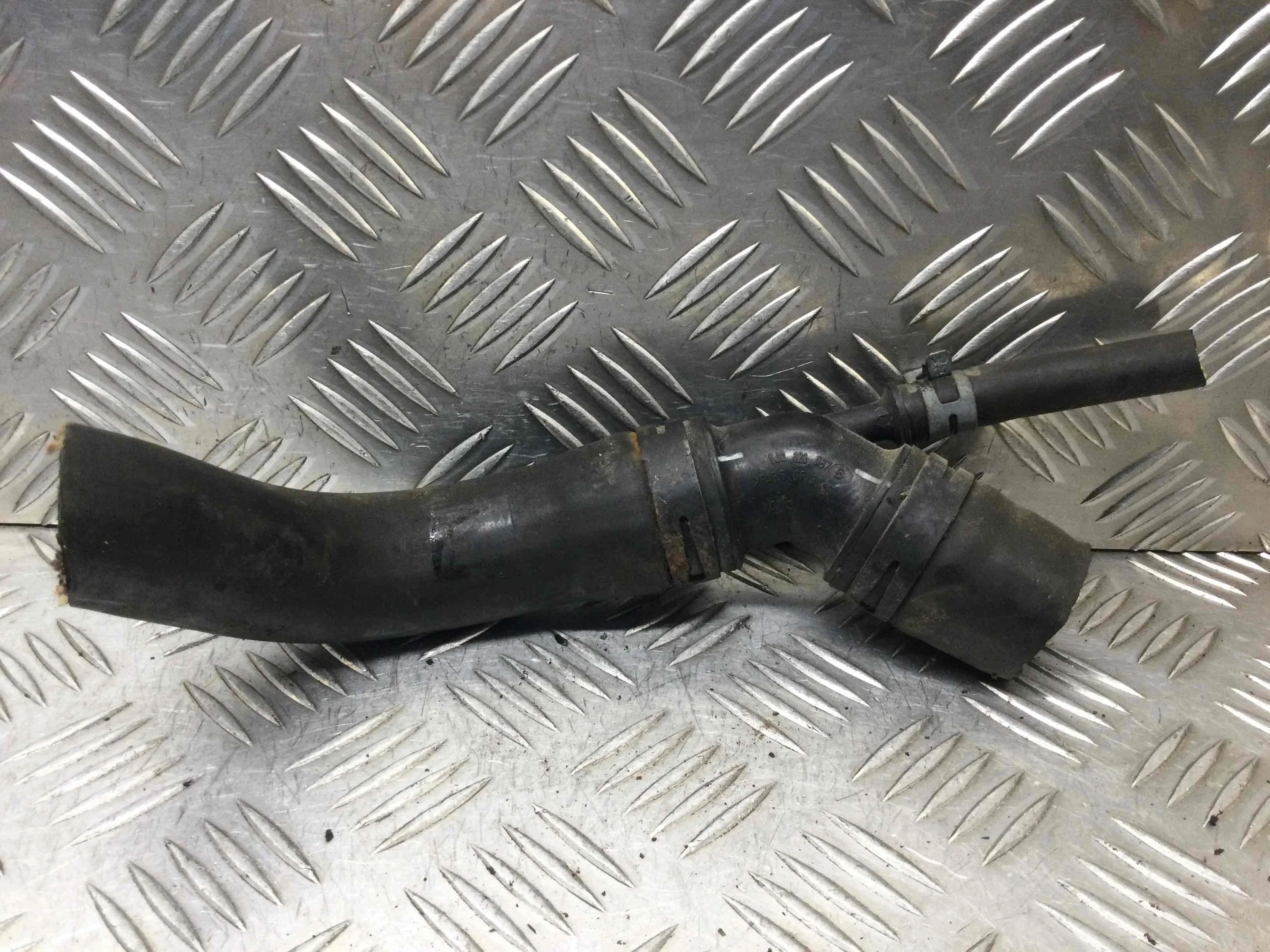 Фланец (тройник) системы охлаждения Volkswagen Golf 4 поколение (1997-2004) бензин 1.4 i Механика Х/б