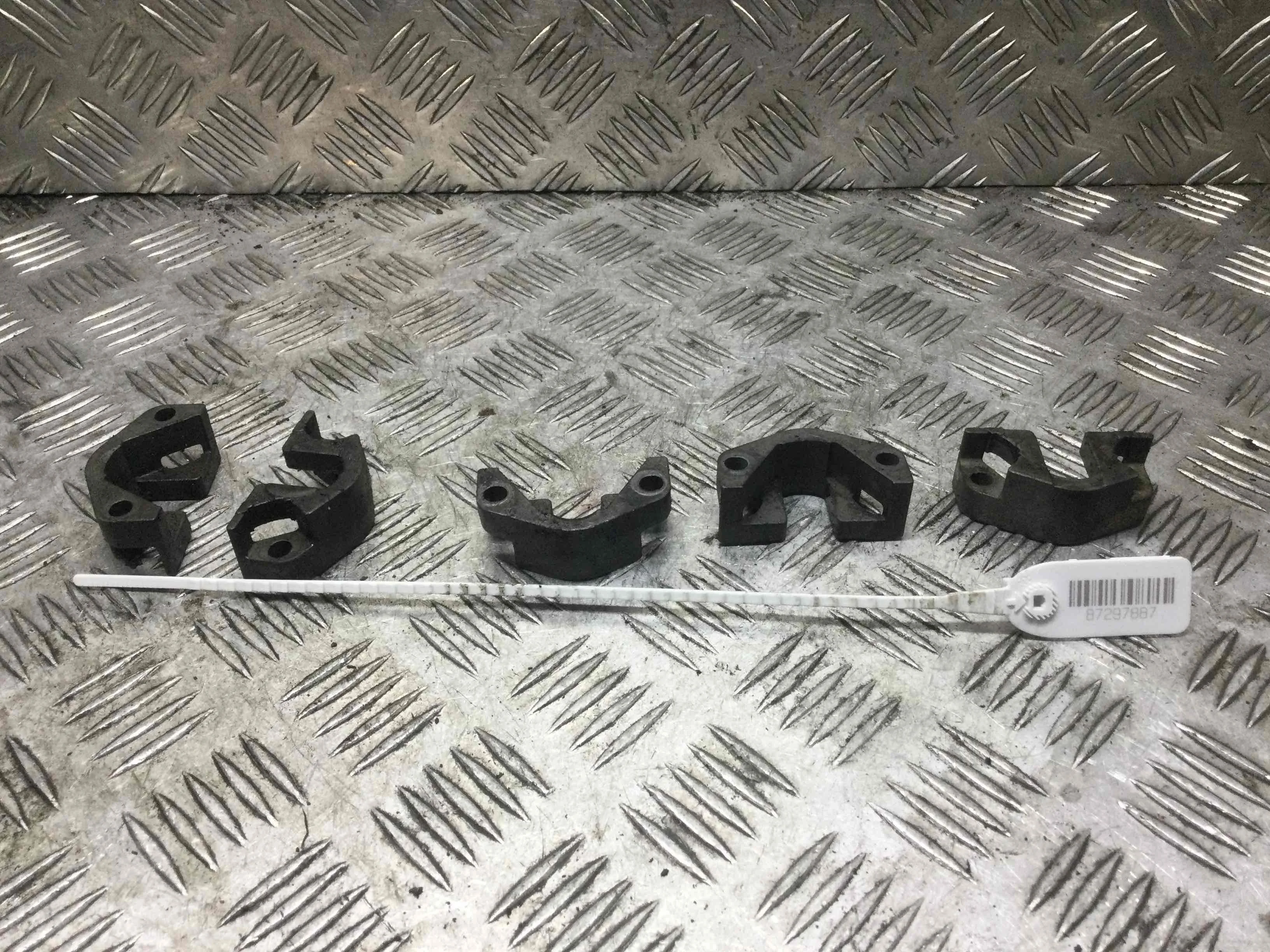 Скоба (кронштейн) крепления форсунки BMW X3 E83 (2003-2006) дизель 3.0 D Автомат