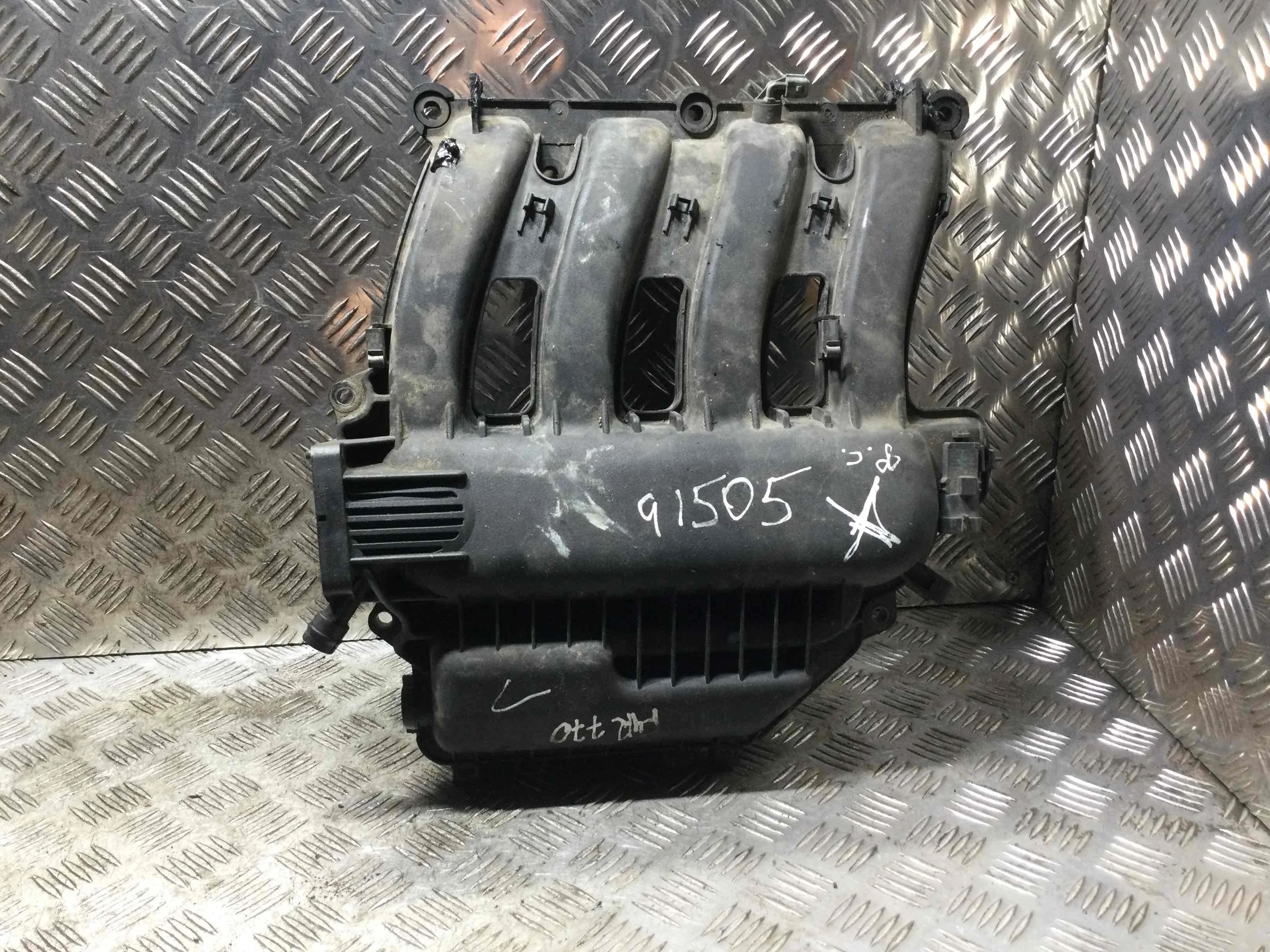 Коллектор впускной Renault Scenic 2 поколение (2003-2006) бензин 2.0 i Механика Минивэн