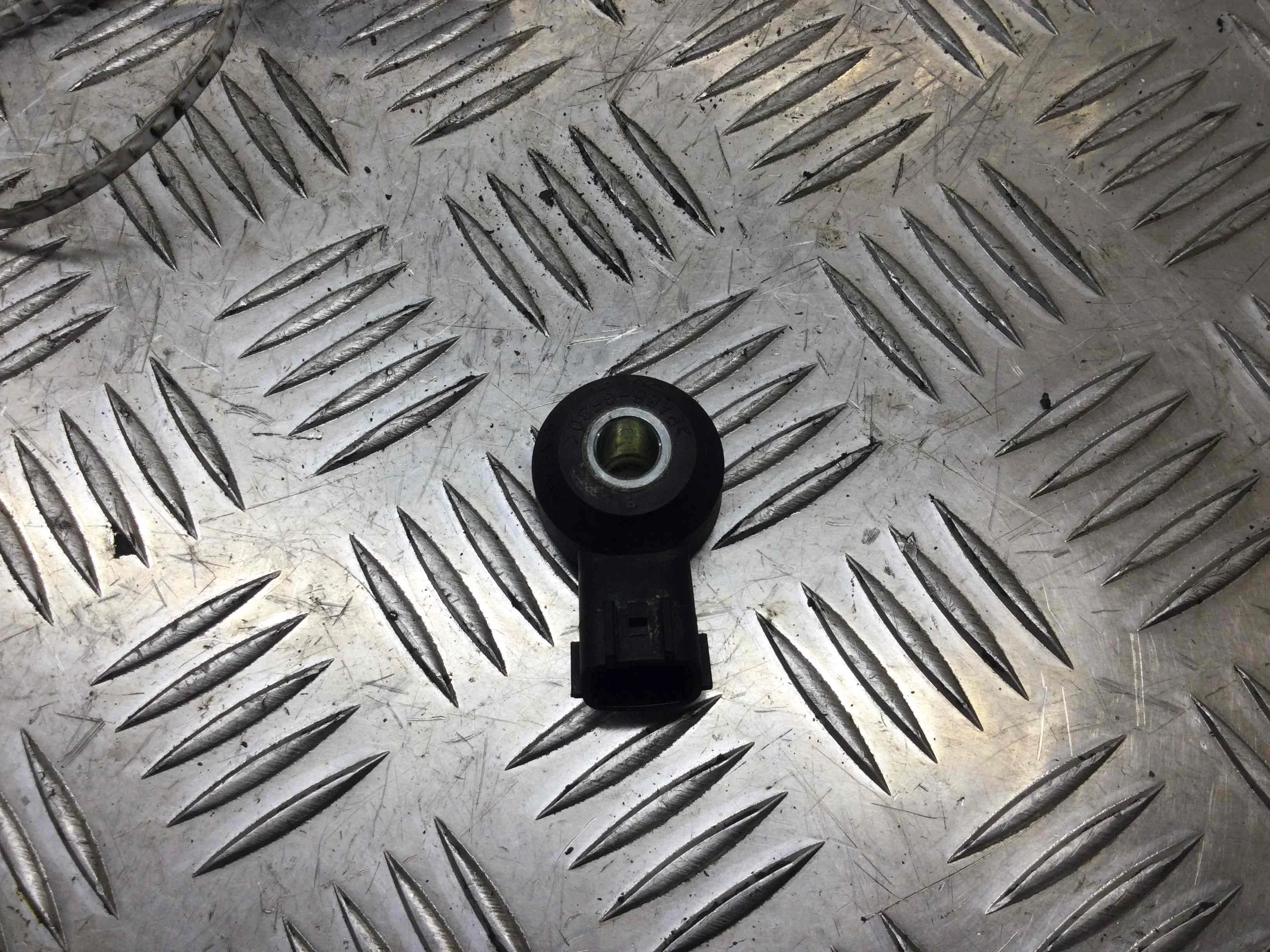 Датчик детонации Fiat Punto 3 поколение 2009 - 2012 бензин 1.4 i Механика Х/б