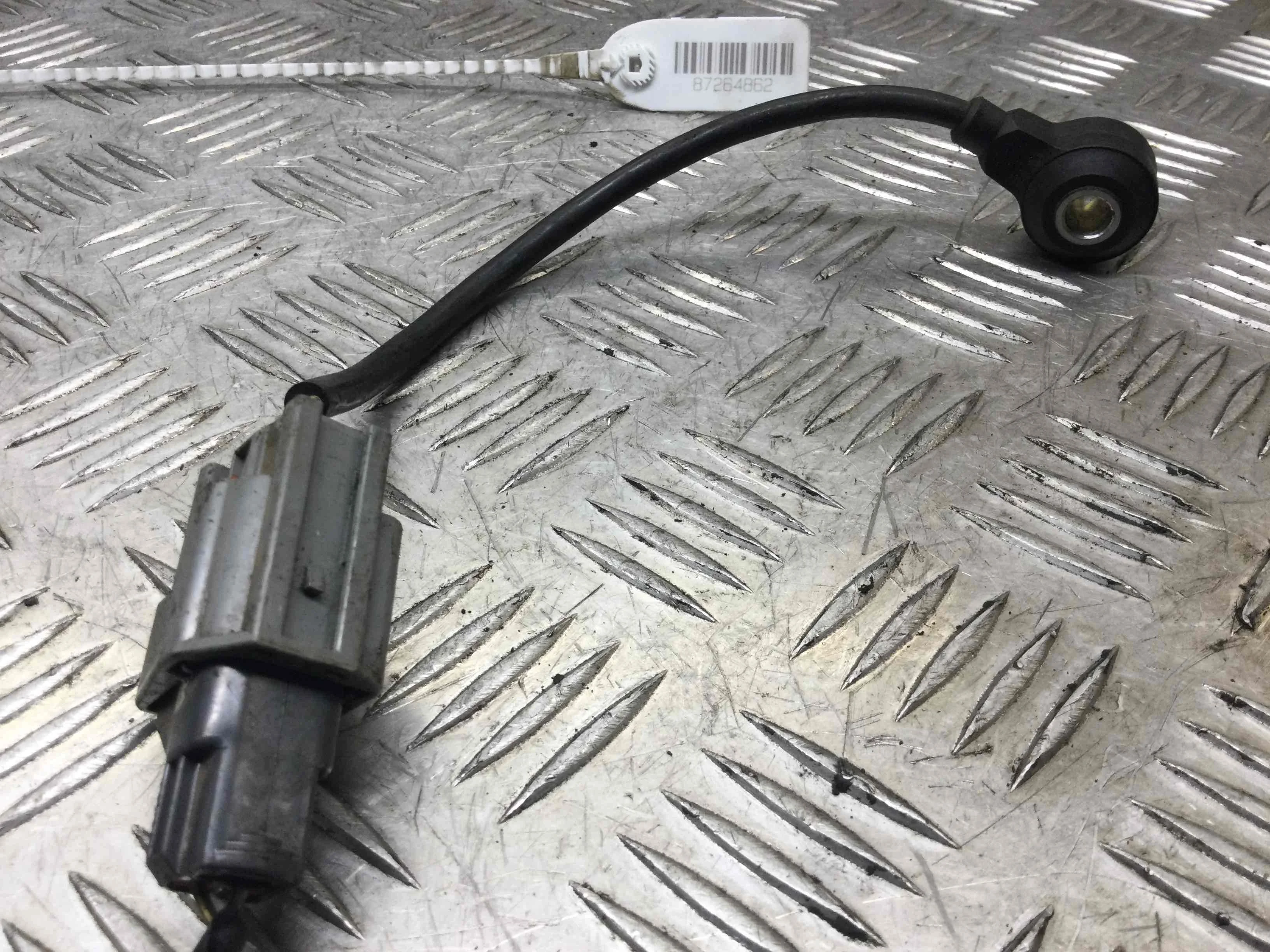 Датчик детонации Ford Focus 2 поколение (2005-2008) бензин 2.0 i Автомат Х/б