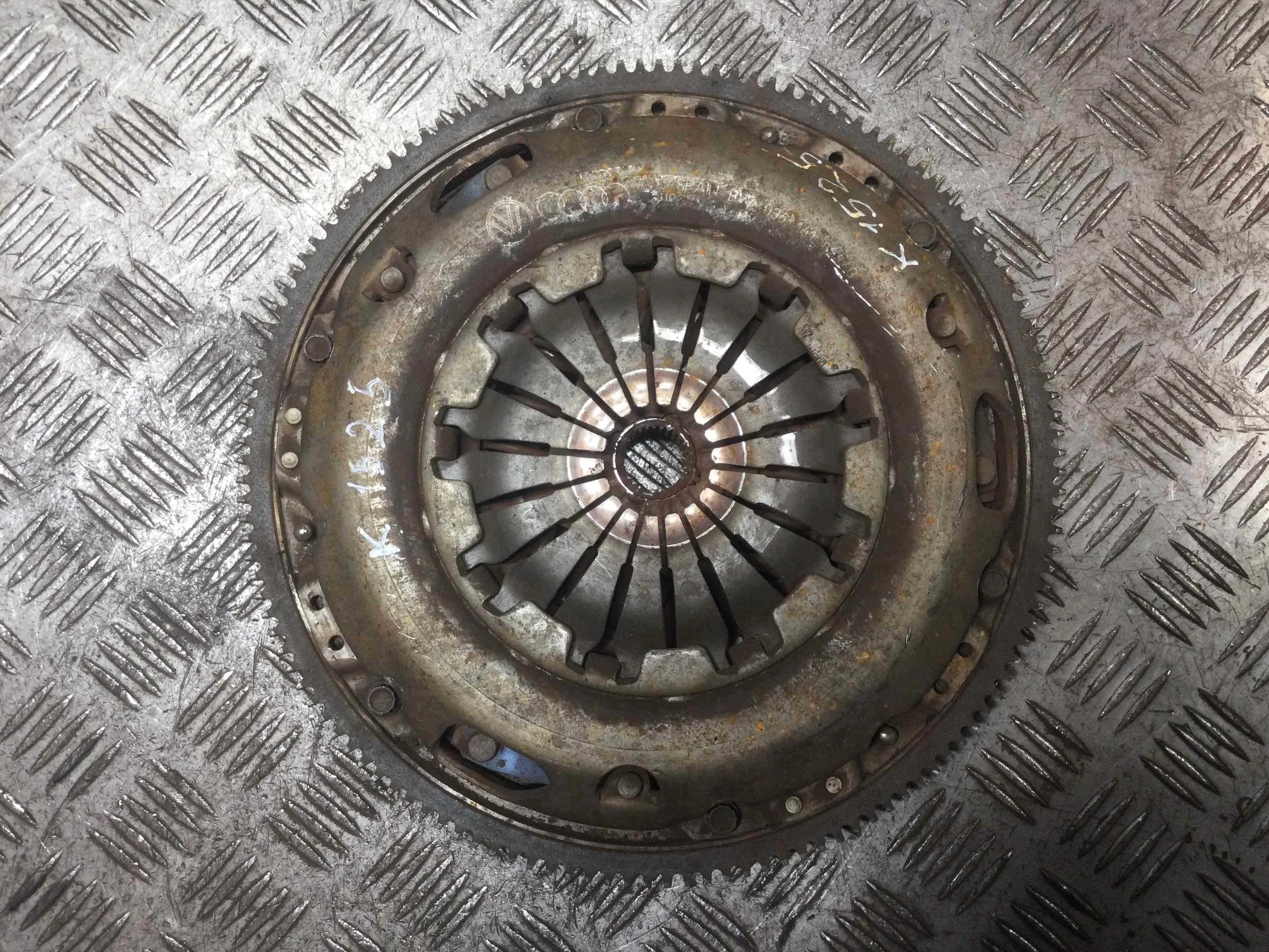 Маховик Volkswagen Touran 1 поколение [рестайлинг] (2006-2010) бензин 1.6 i Механика Минивэн