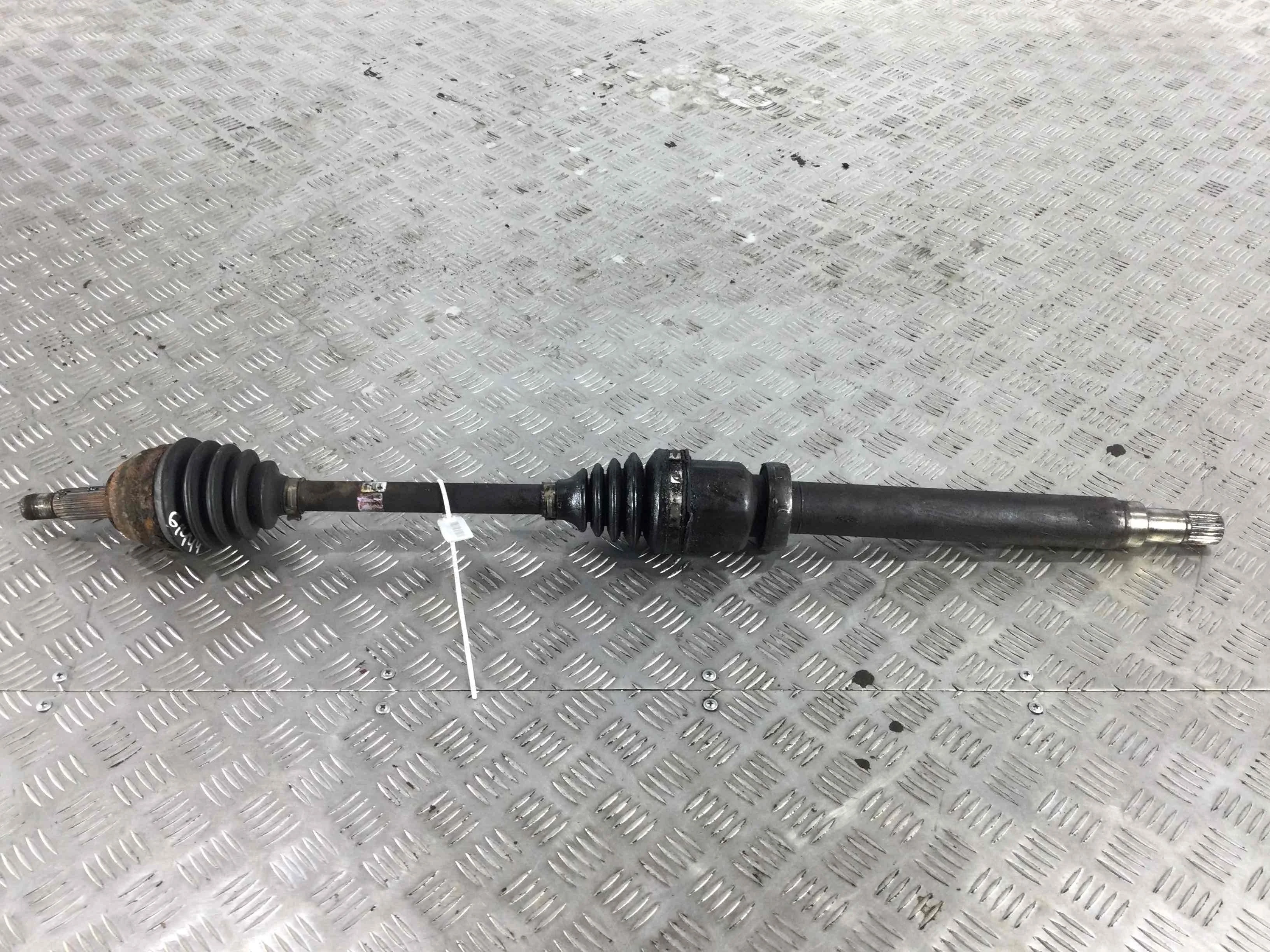 Полуось передняя правая (приводной вал, ШРУС) Ford Focus 1 поколение (1998-2001) бензин 1.6 i Автомат Х/б