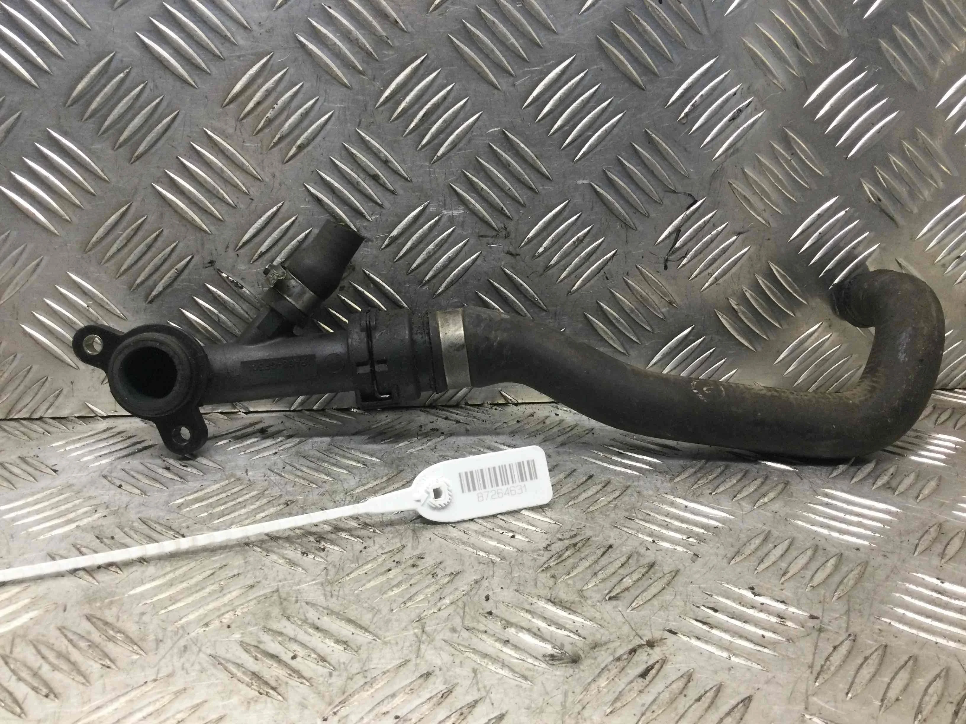 Фланец (тройник) системы охлаждения BMW 3-Series 3-Series E46 1998 - 2006 бензин 1.9 i Механика Седан