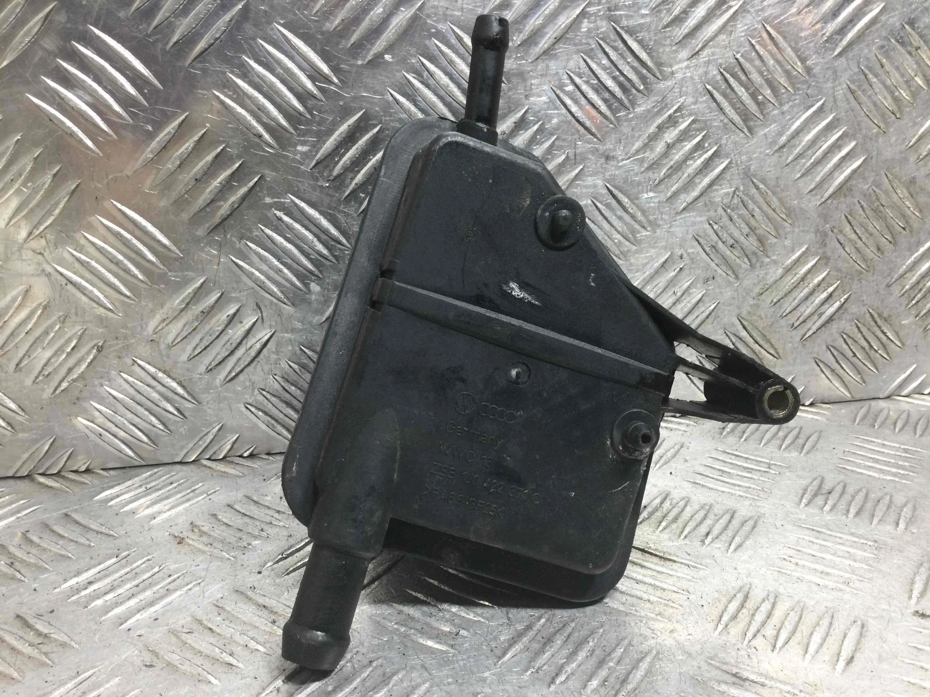 Бачок гидроусилителя Volkswagen Golf 4 поколение (1997-2004) бензин 1.4 i Механика Универсал