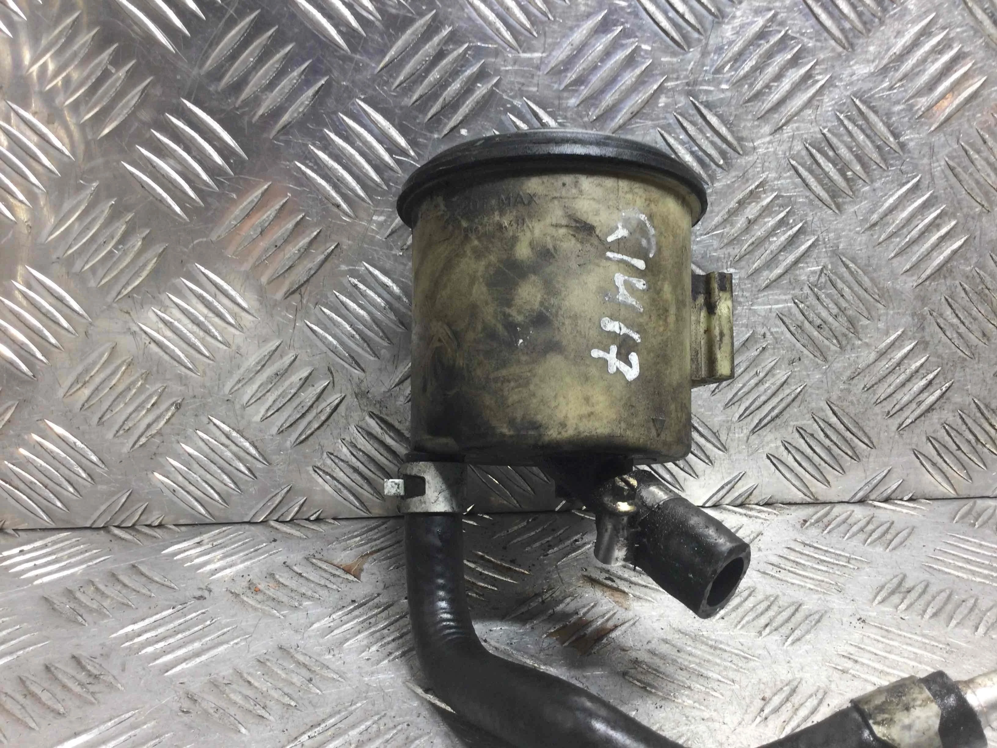 Бачок гидроусилителя Nissan Almera N16 (2000-2003) бензин 1.5 i Механика Х/б