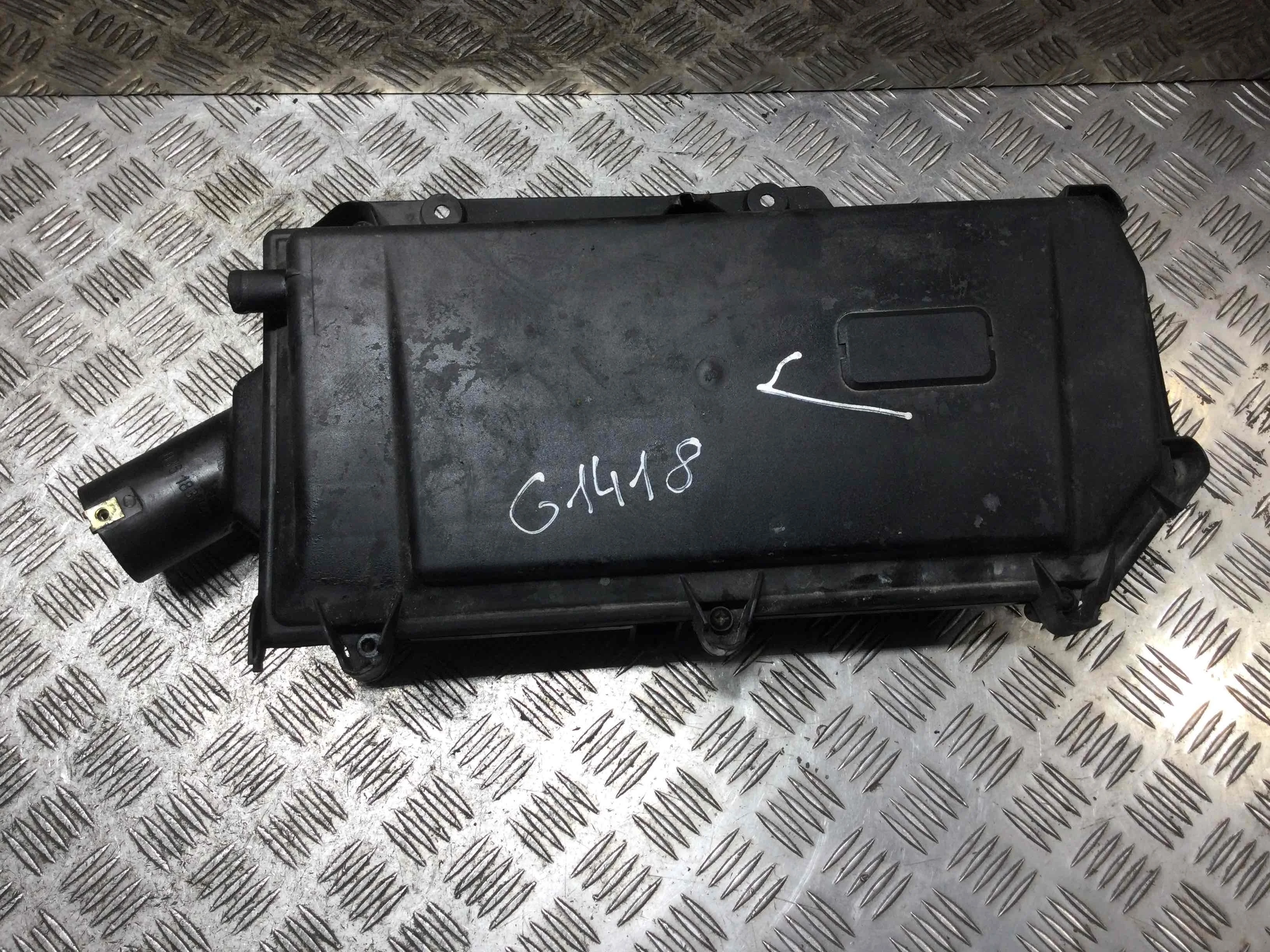 Корпус воздушного фильтра Volkswagen Golf 4 поколение (1997-2004) бензин 1.4 i Механика Х/б