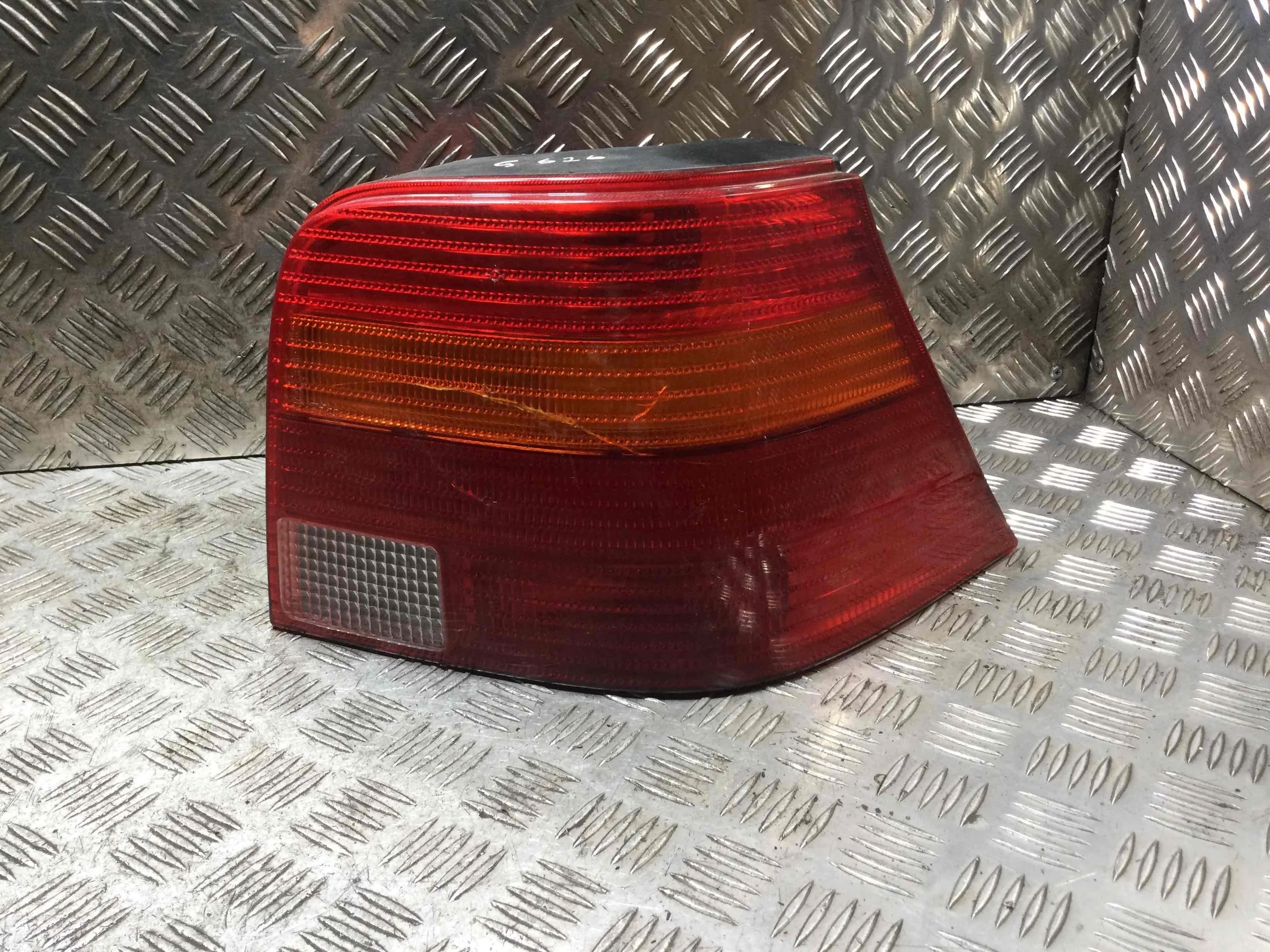 Фонарь задний правый Volkswagen Golf 4 поколение (1997-2004) бензин 1.4 i Механика Х/б