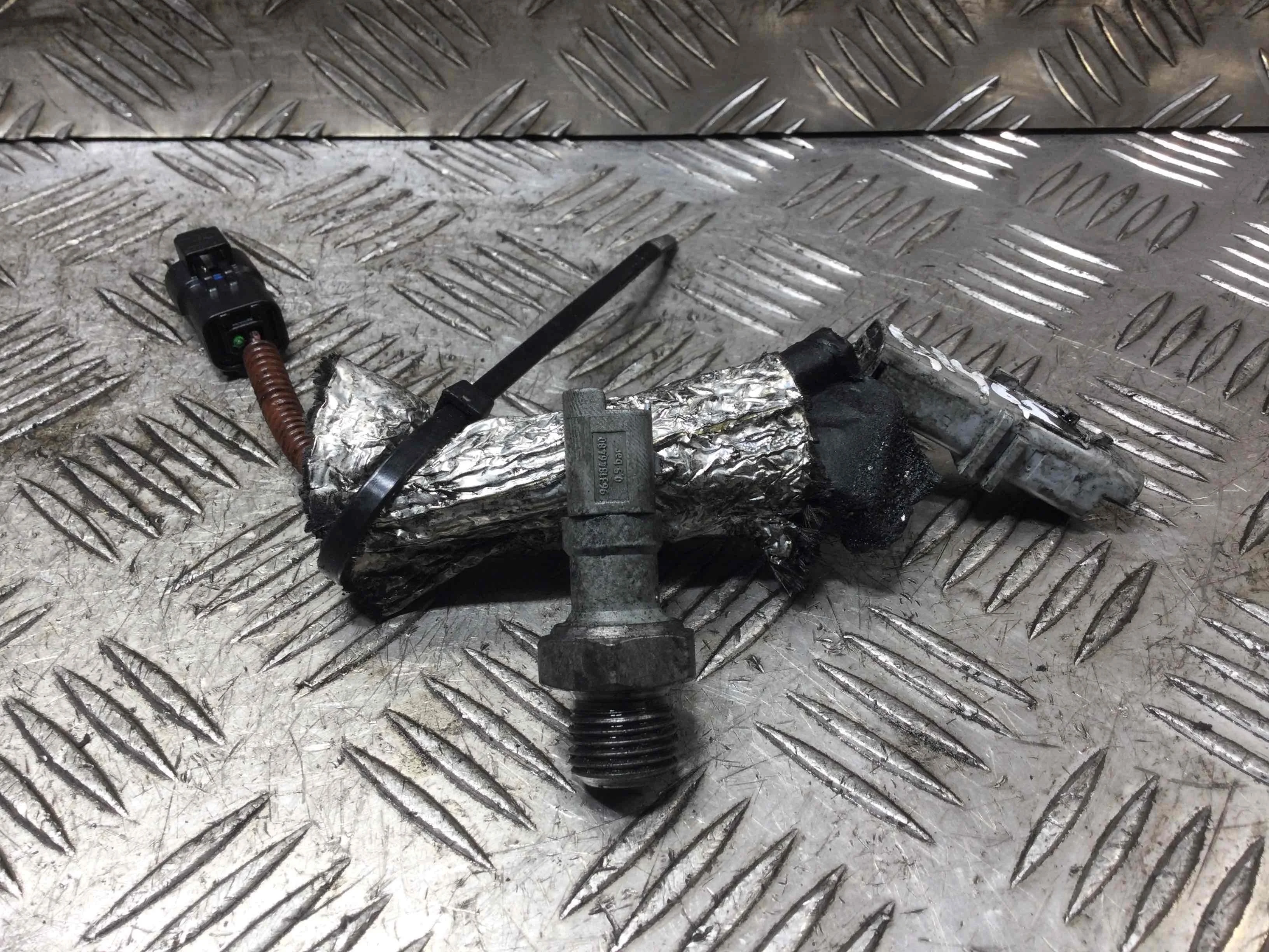 Датчик давления масла Peugeot 308 T7 (2007-2011) дизель 1.6 HDi Механика Х/б