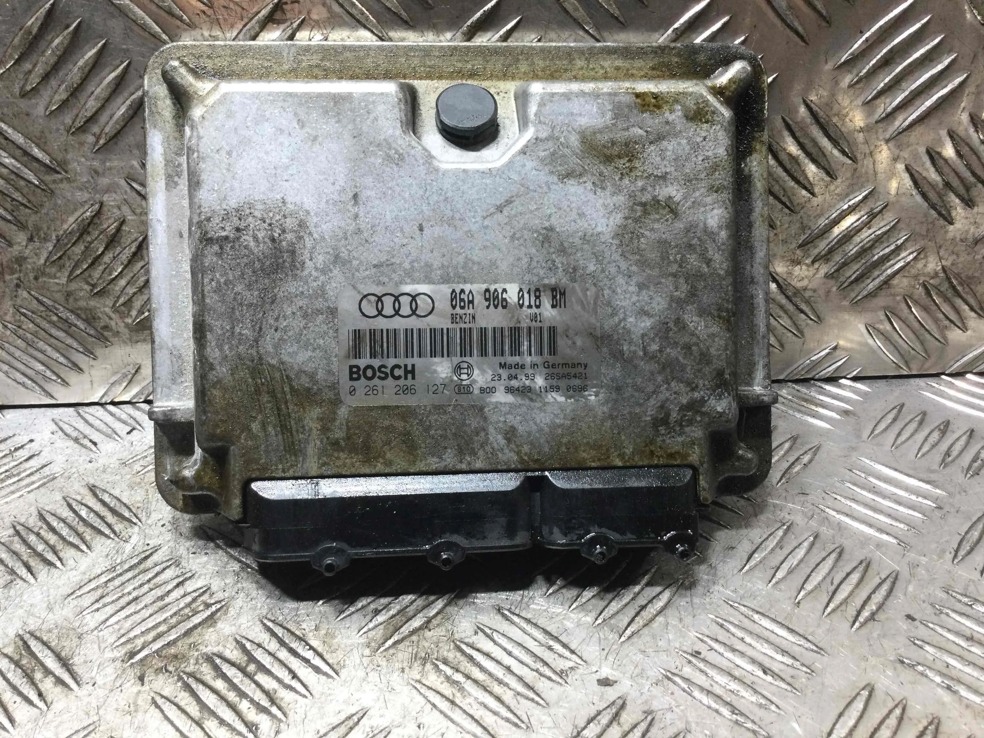 Блок управления двигателем Audi A3 8L (1996-2000) бензин 1.8 i Автомат Х/б