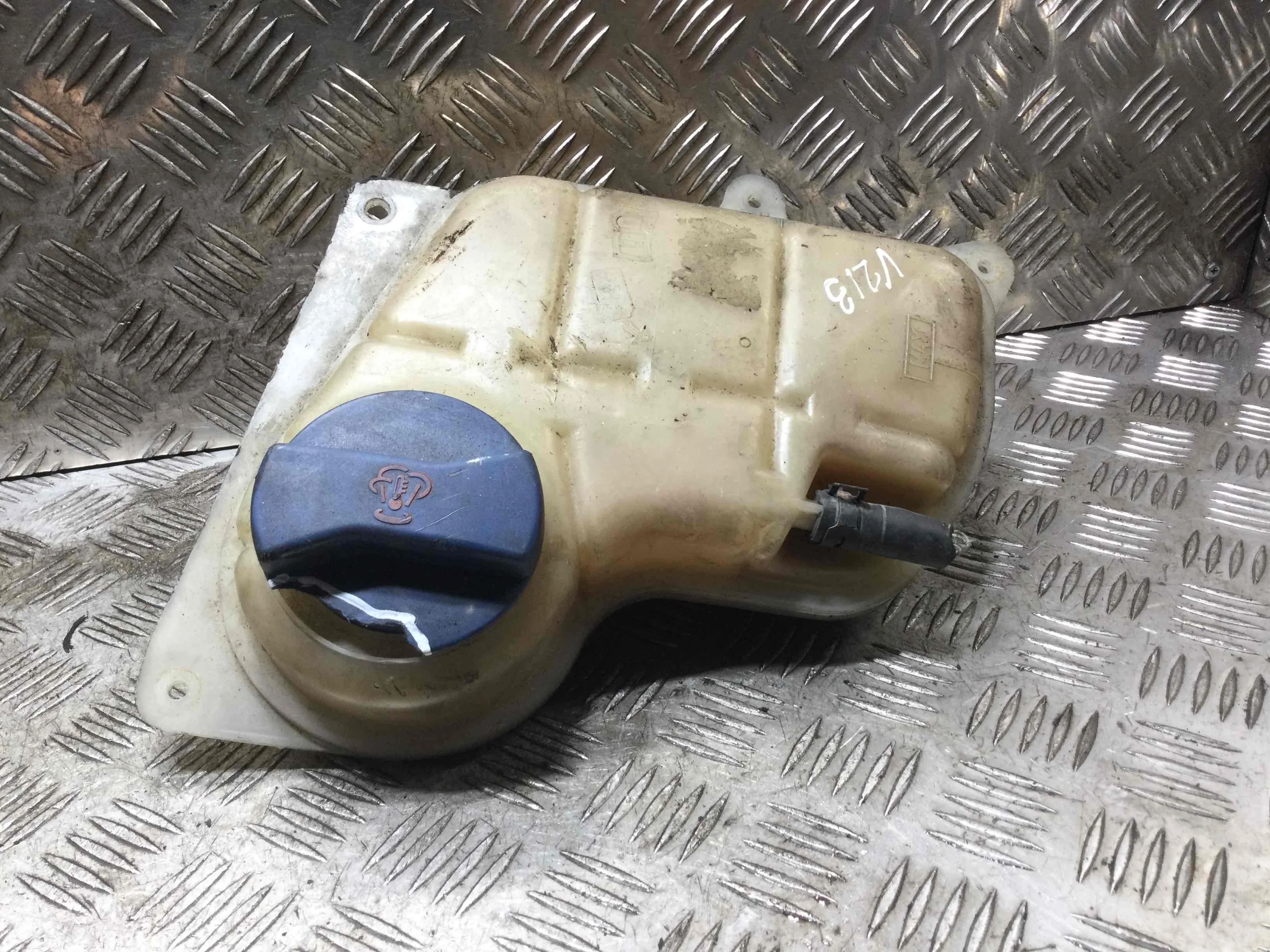 Бачок расширительный Audi A6 C5/4B (1997-2004) бензин 2.4 i Механика Седан