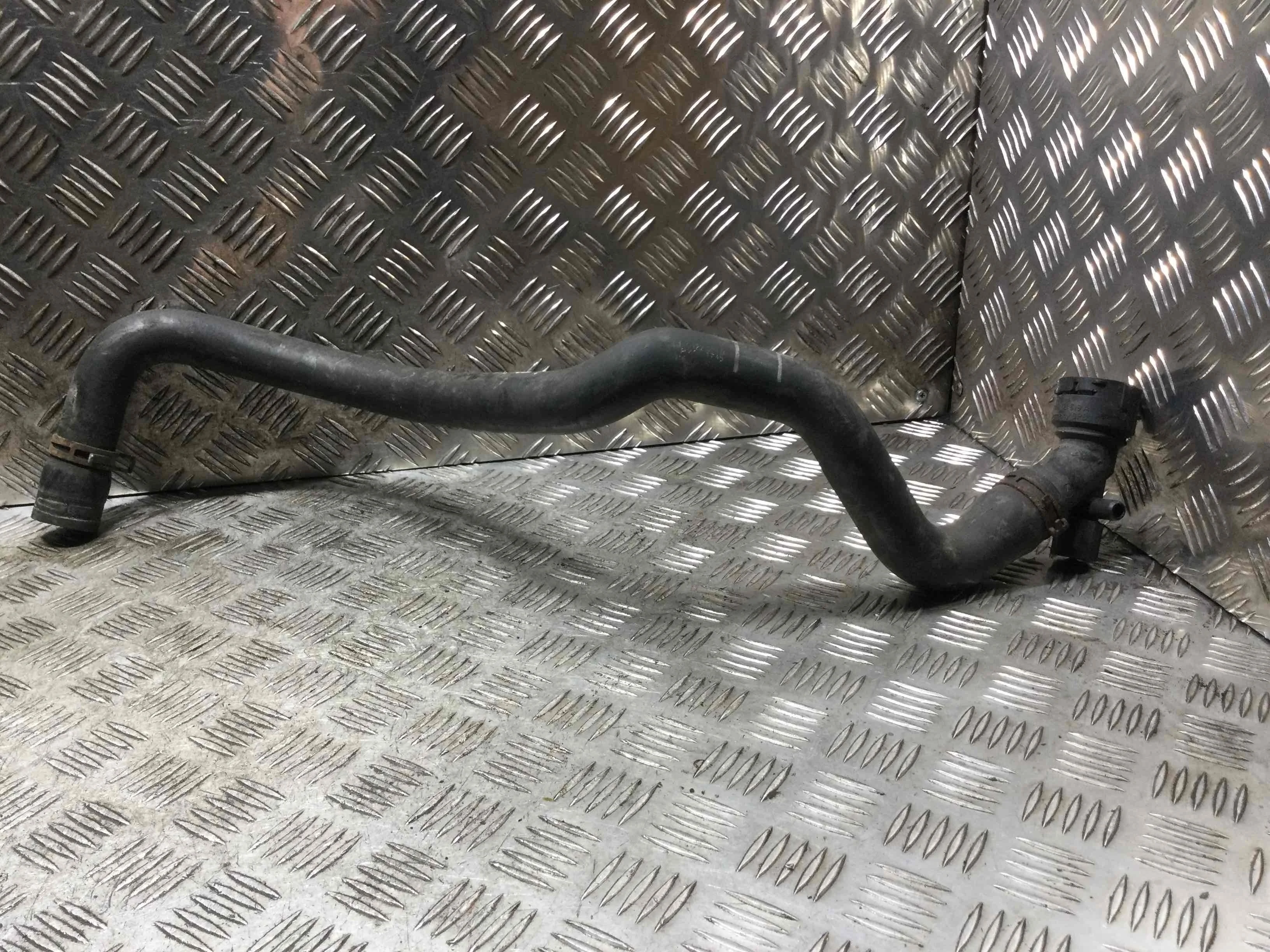 Патрубок радиатора Audi A3 8L (1996-2000) бензин 1.8 i Механика Х/б