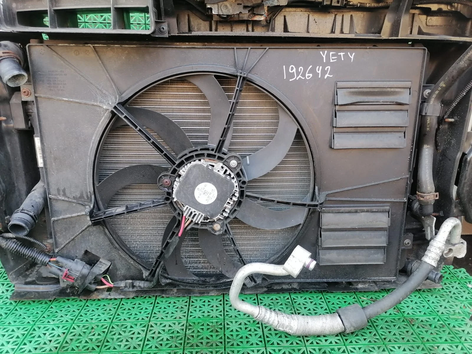 Вентилятор охлаждения радиатора AUDI A3, SKODA OCTAVIA 1Z, VOLKSWAGEN GOLF 5/5+/6, JETTA 5/6, PASSAT B6/B7/CC, CADDY, TOURAN, TIGUAN 2004- одинарный б/у A3(2004-2013);OCTAVIA 1Z(2004-2012);GOLF 5(2004-2009);JETTA 6(2011-);PASSAT B6(2005-2010)