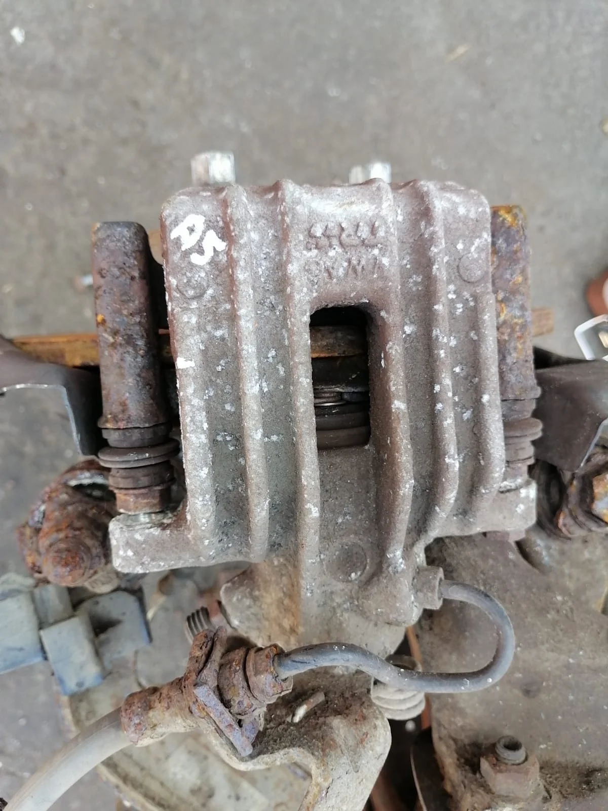 Суппорт тормозной AUDI A3, SKODA OCTAVIA 1Z, VOLKSWAGEN GOLF 5/5+/6, JETTA 5/6 2004- задний левый 253мм б/у A3(2004-2013);OCTAVIA 1Z(2004-2012);GOLF 5(2004-2009);GOLF 5+(2005-2014);JETTA 5(2005-2009)