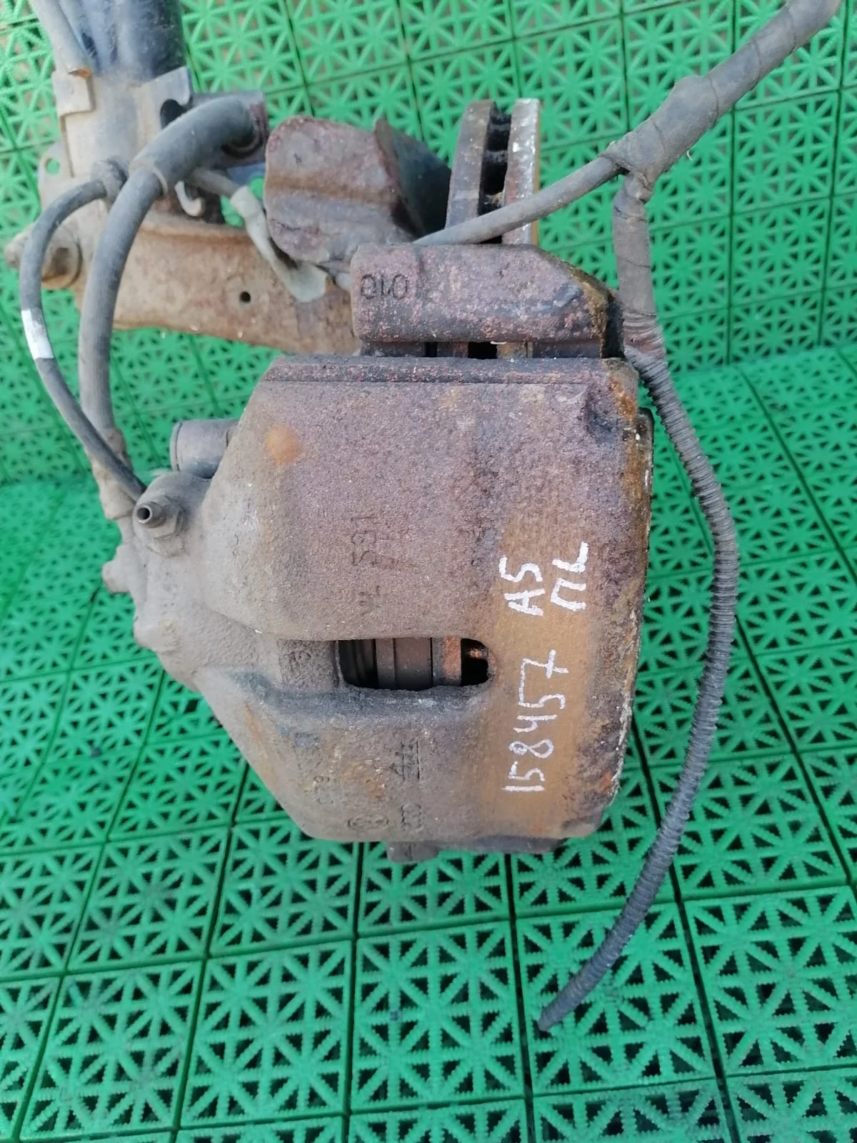 Суппорт тормозной AUDI A3, SKODA OCTAVIA1Z, VOLKSWAGEN GOLF 5/5+/6, JETTA 5/6, PASSAT B6/B7 2004- передний левый б/у GOLF 5+(2005-2014)