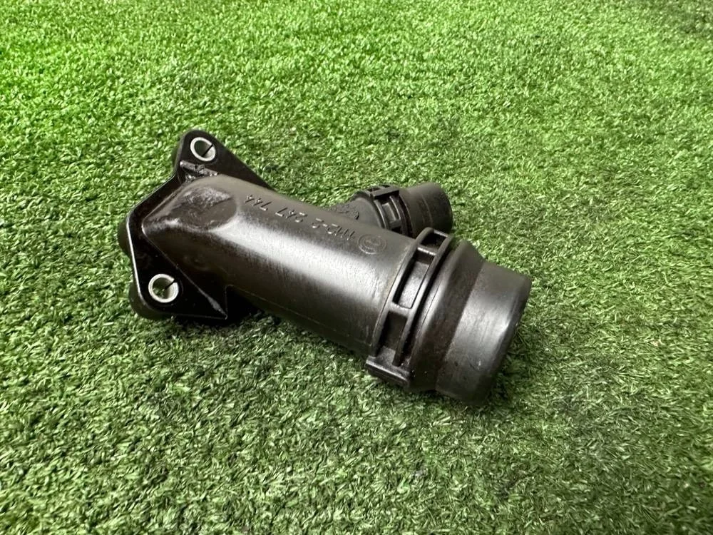 Соединительный патрубок BMW 530d E60