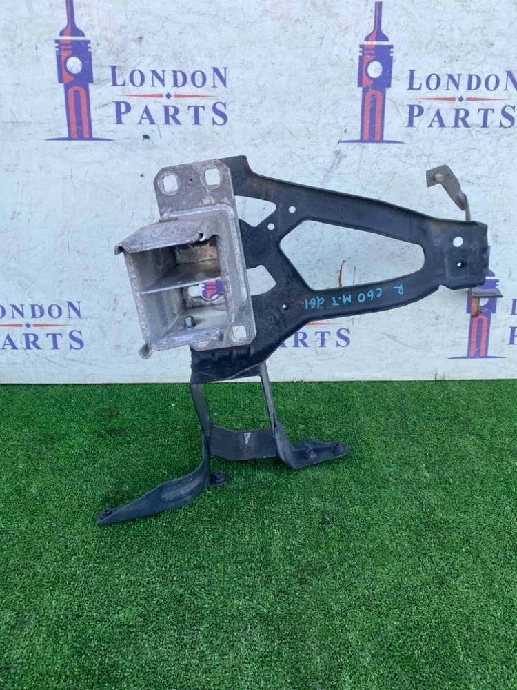 Кронштейн крепления фары BMW E60