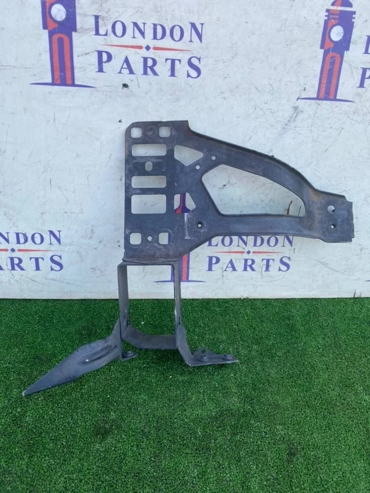 Кронштейн крепления фары BMW E60