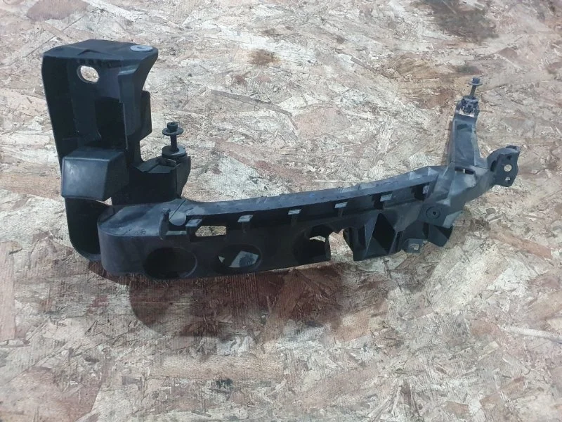 Кронштейн фары Audi S3 8P 2008-2012 5(ХБ)