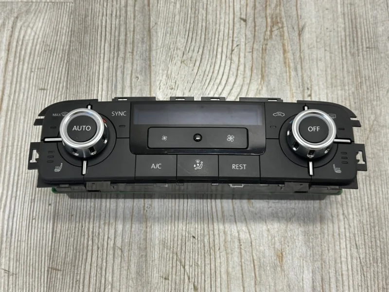 Блок управления климат контролем VW Touareg NF 2013 7P