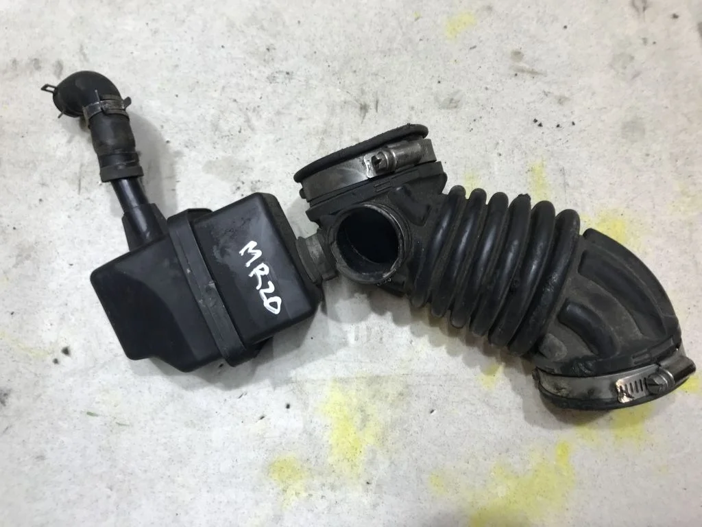 Патрубок фильтра Nissan MR20