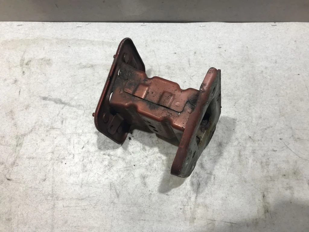 Кронштейн усилителя бампера Nissan Note E11