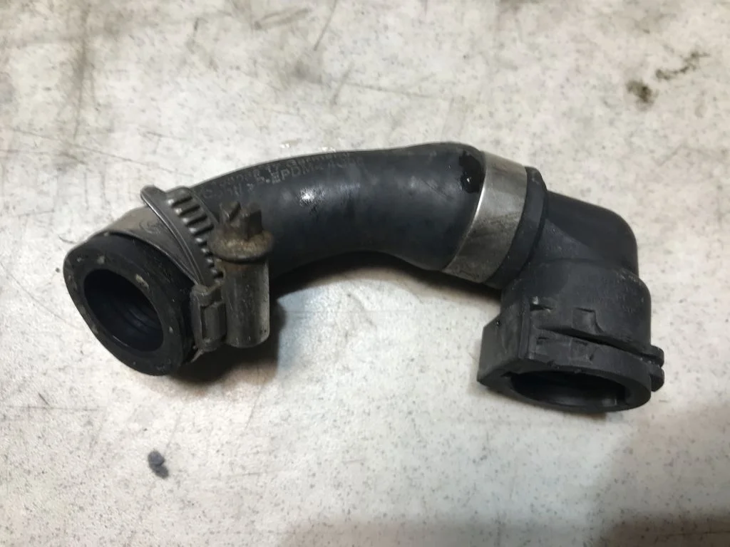 Патрубок радиатора BMW E90