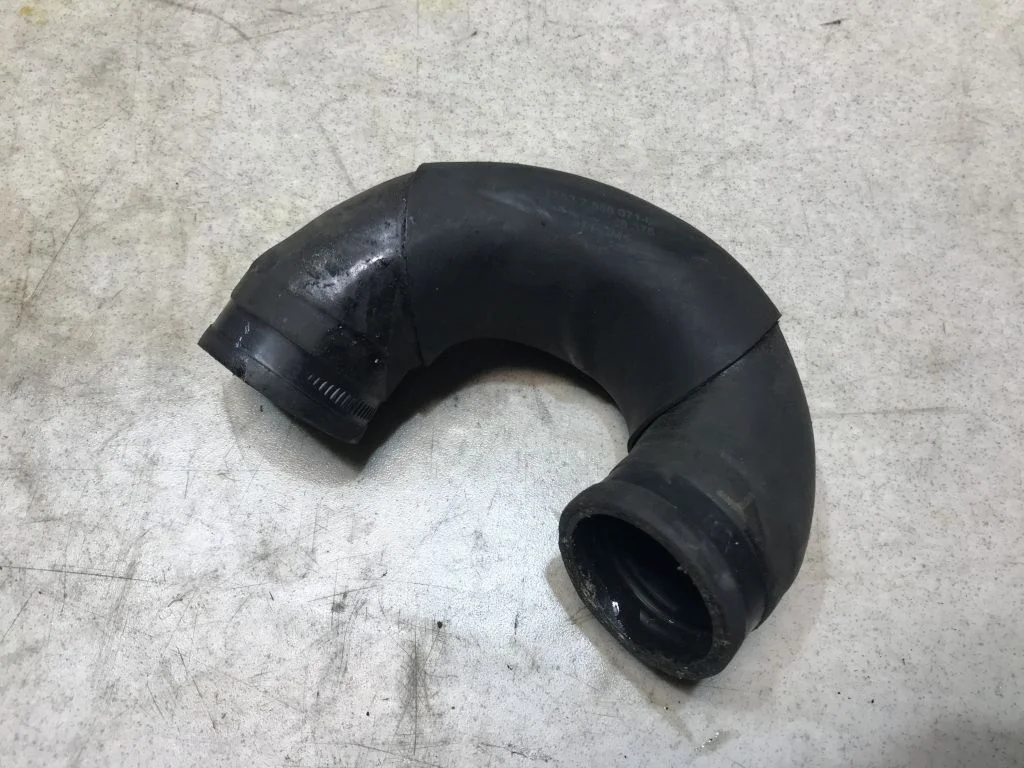 Патрубок охлаждения BMW  E90 E60