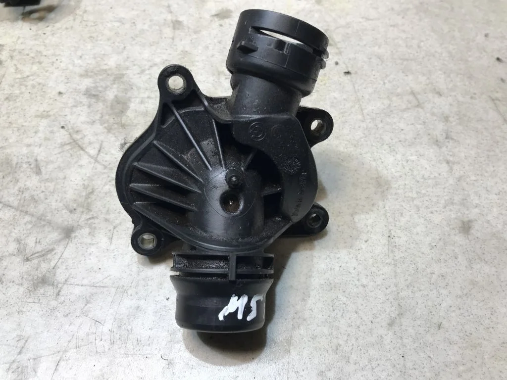 Корпус термостата BMW E60 E70 E87 E53