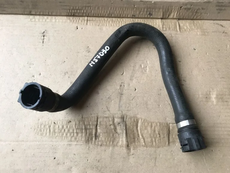 Патрубок  BMW E60