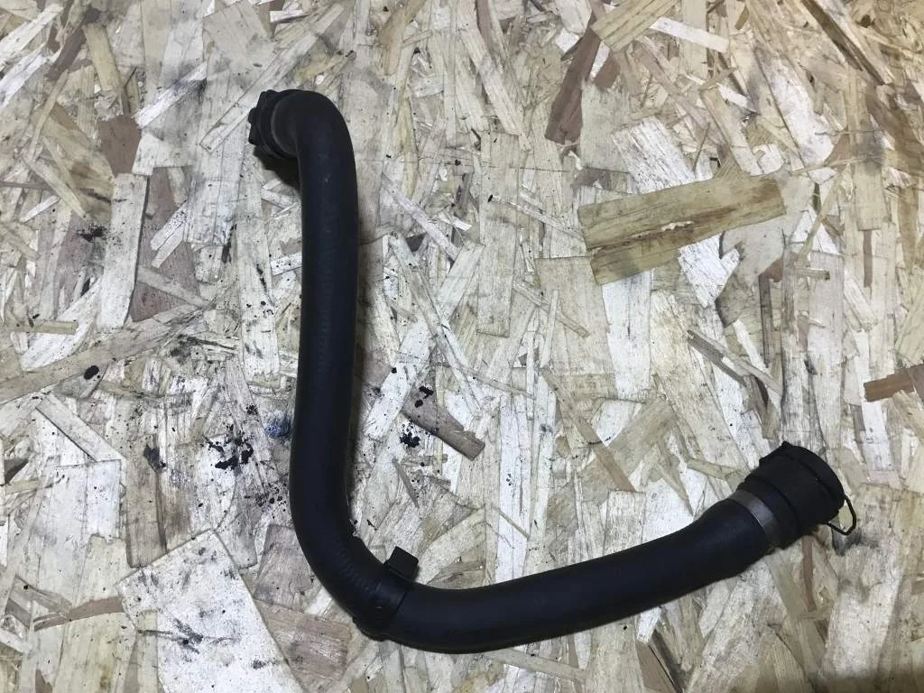 Патрубок BMW E60