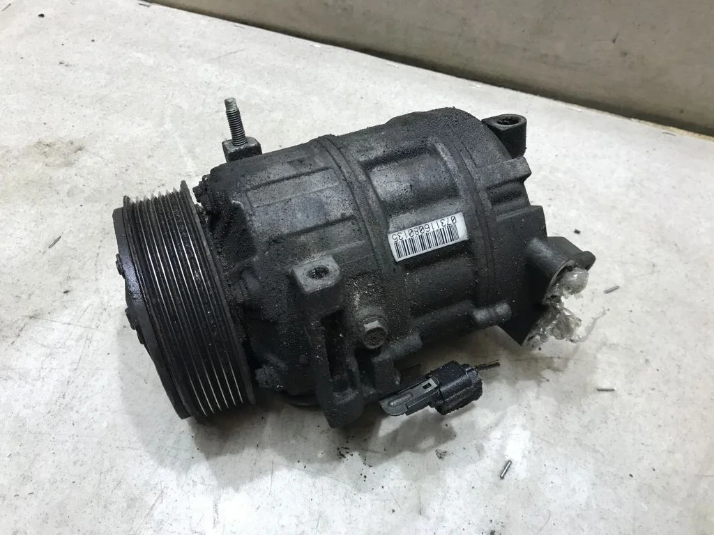 Компрессор кондиционера  Nissan X-Trail T31 M9R