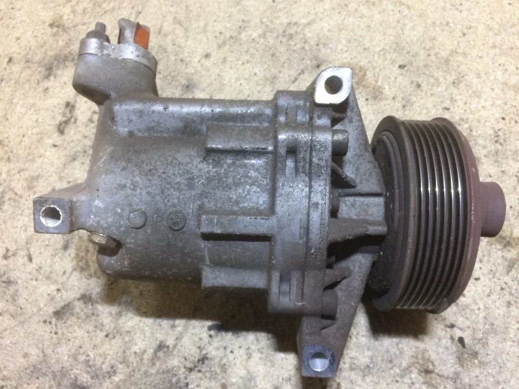 Компрессор кондиционера Nissan Note E11 HR16