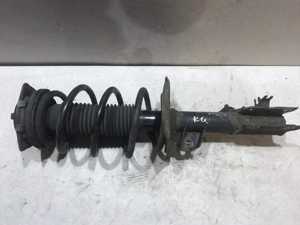 Амортизатор правый Nissan Qashqai  J10